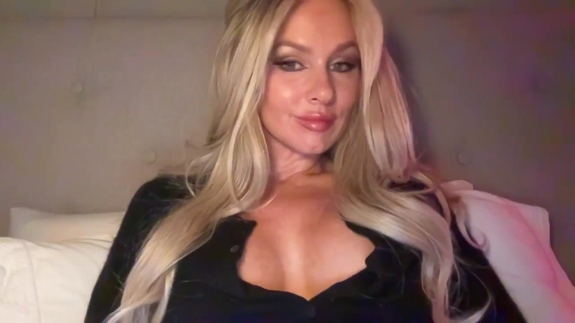 Gallery image thumbnail from TatiTate's myfreecams stream on, 08/24/2025, 24:02 image 10 of 20