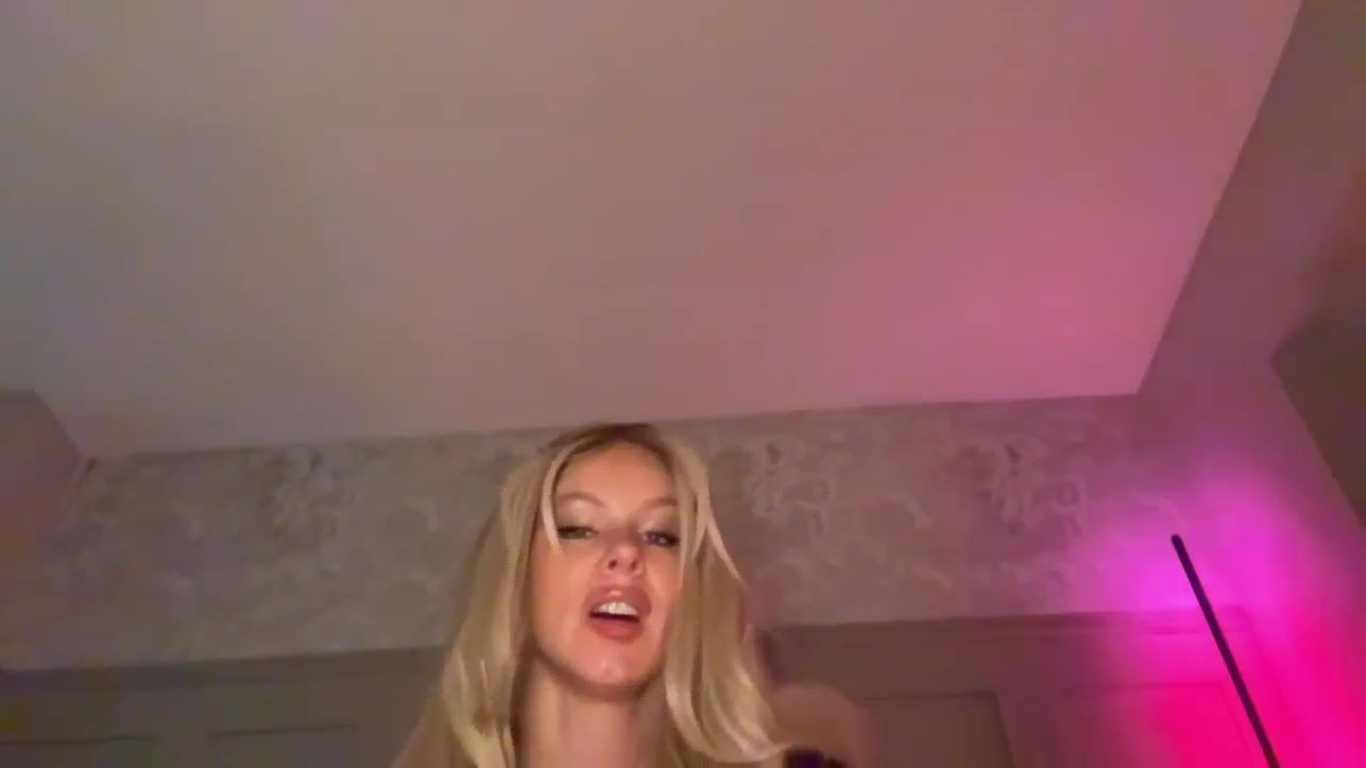 Gallery image thumbnail from TatiTate's myfreecams stream on, 08/24/2025, 21:31 image 12 of 20