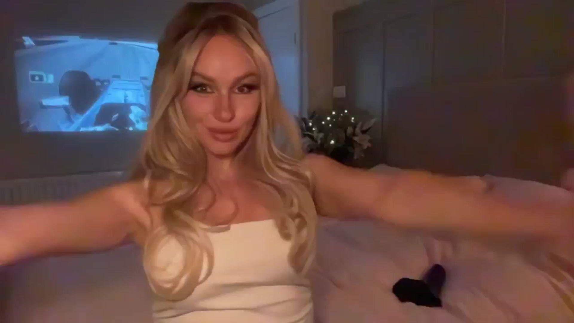 Gallery image thumbnail from TatiTate's myfreecams stream on, 09/30/2025, 20:57 image 16 of 20