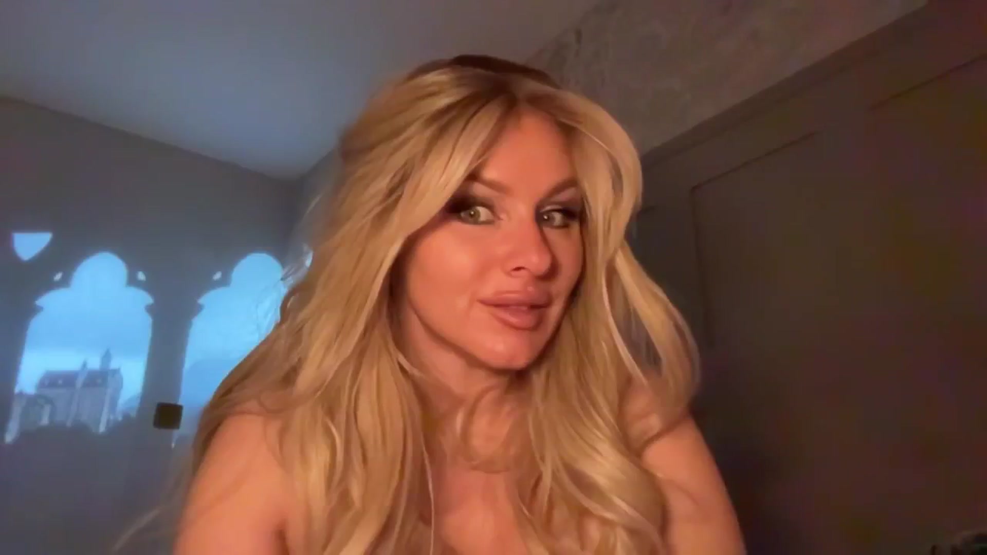 Gallery image thumbnail from TatiTate's myfreecams stream on, 10/26/2025, 20:08 image 19 of 20
