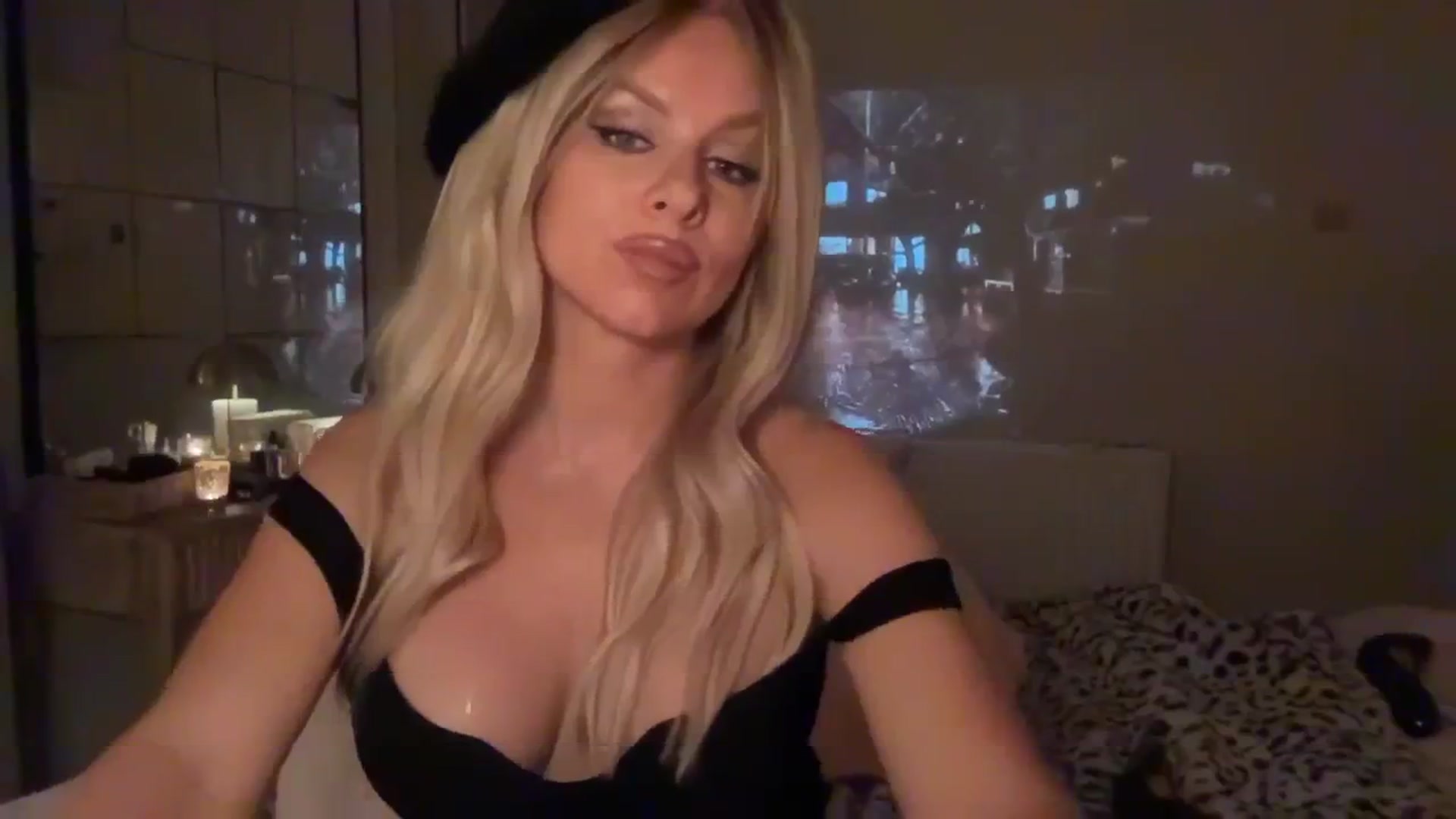 Gallery image thumbnail from TatiTate's myfreecams stream on, 10/27/2025, 23:42 image 9 of 20