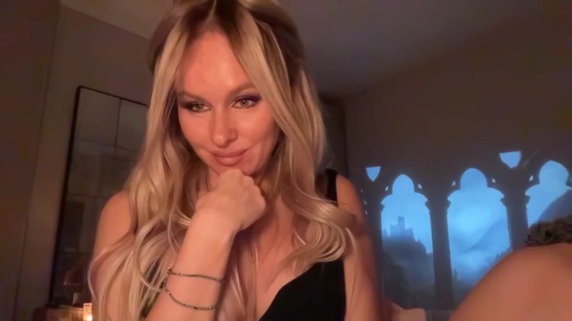 Gallery image thumbnail from TatiTate's myfreecams stream on, 10/29/2025, 24:28 image 16 of 20