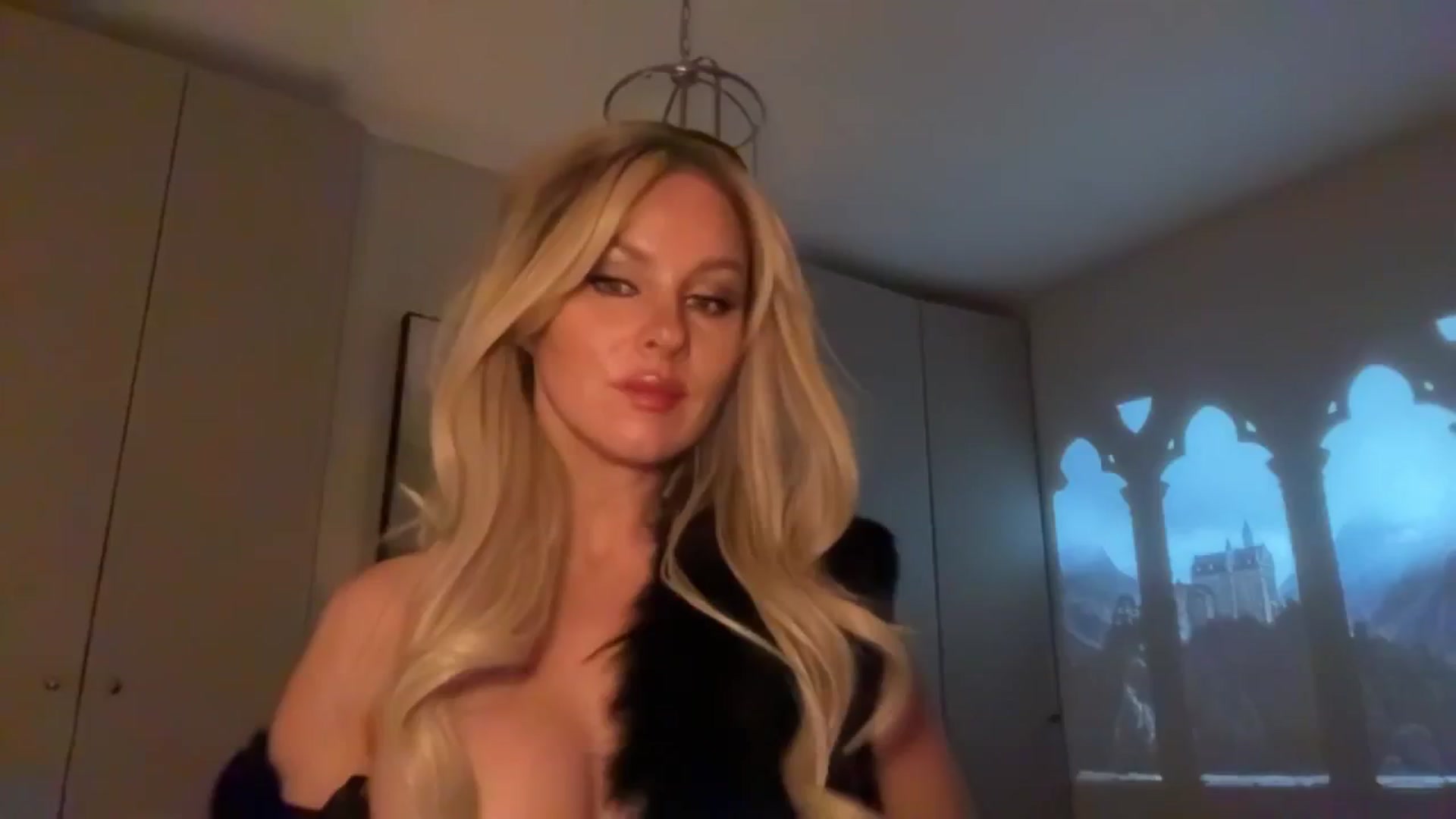 Gallery image thumbnail from TatiTate's myfreecams stream on, 11/03/2025, 23:35 image 6 of 20