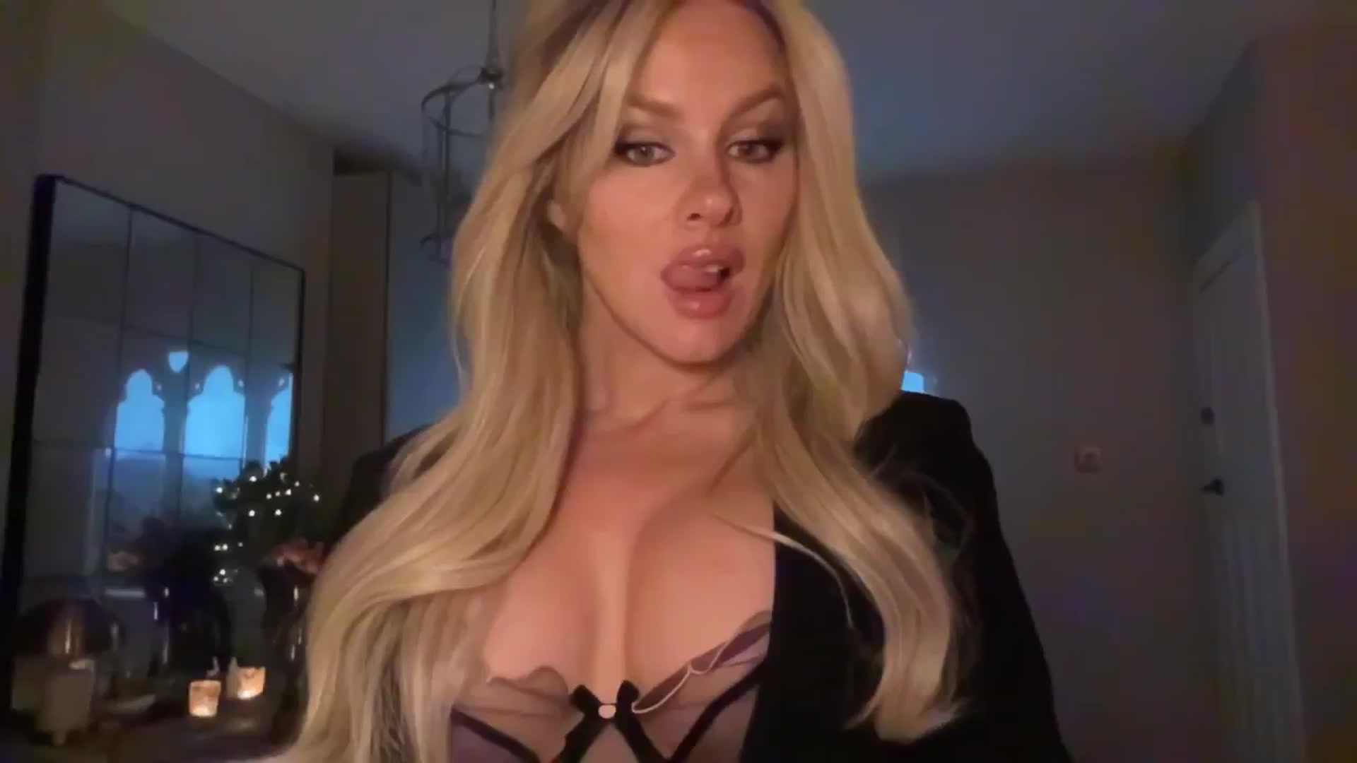 Gallery image thumbnail from TatiTate's myfreecams stream on, 11/03/2025, 23:35 image 14 of 20