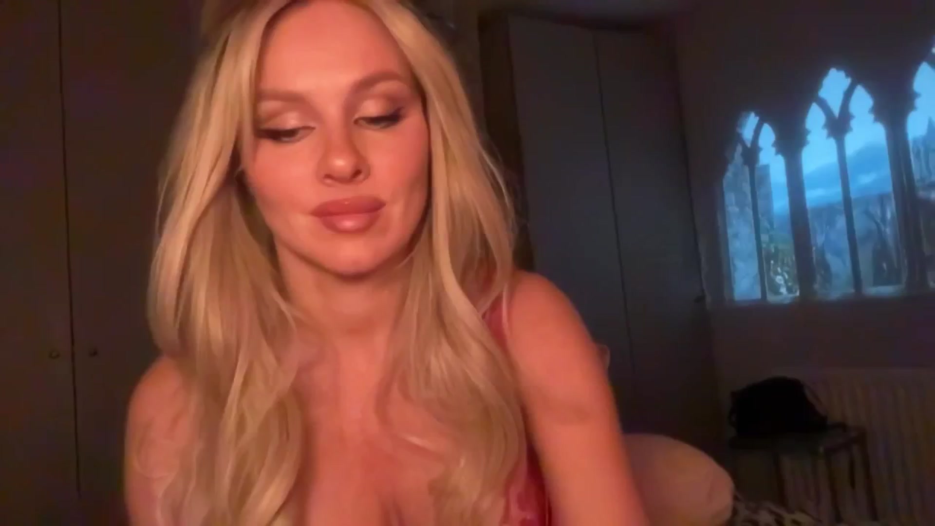Gallery image thumbnail from TatiTate's myfreecams stream on, 11/04/2025, 23:14 image 10 of 20