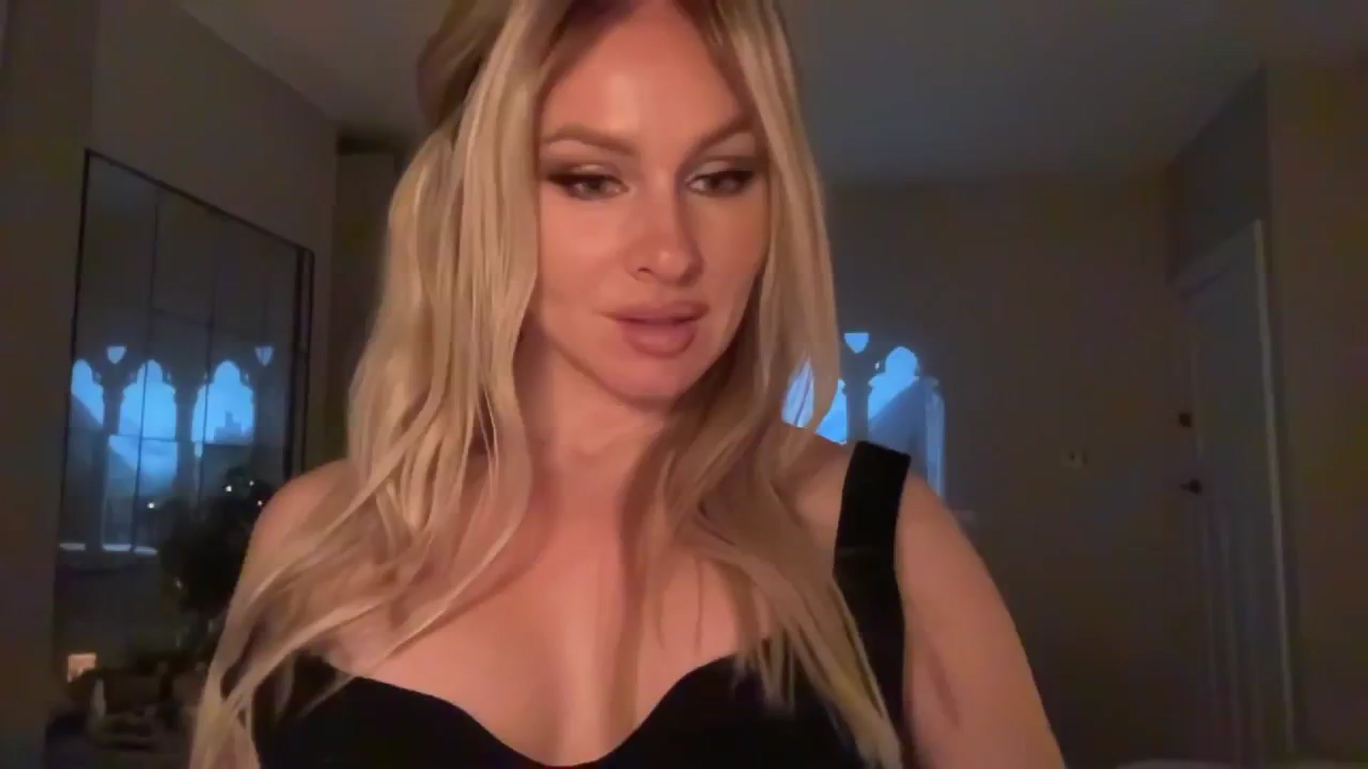 Gallery image thumbnail from TatiTate's myfreecams stream on, 11/23/2025, 22:00 image 4 of 20