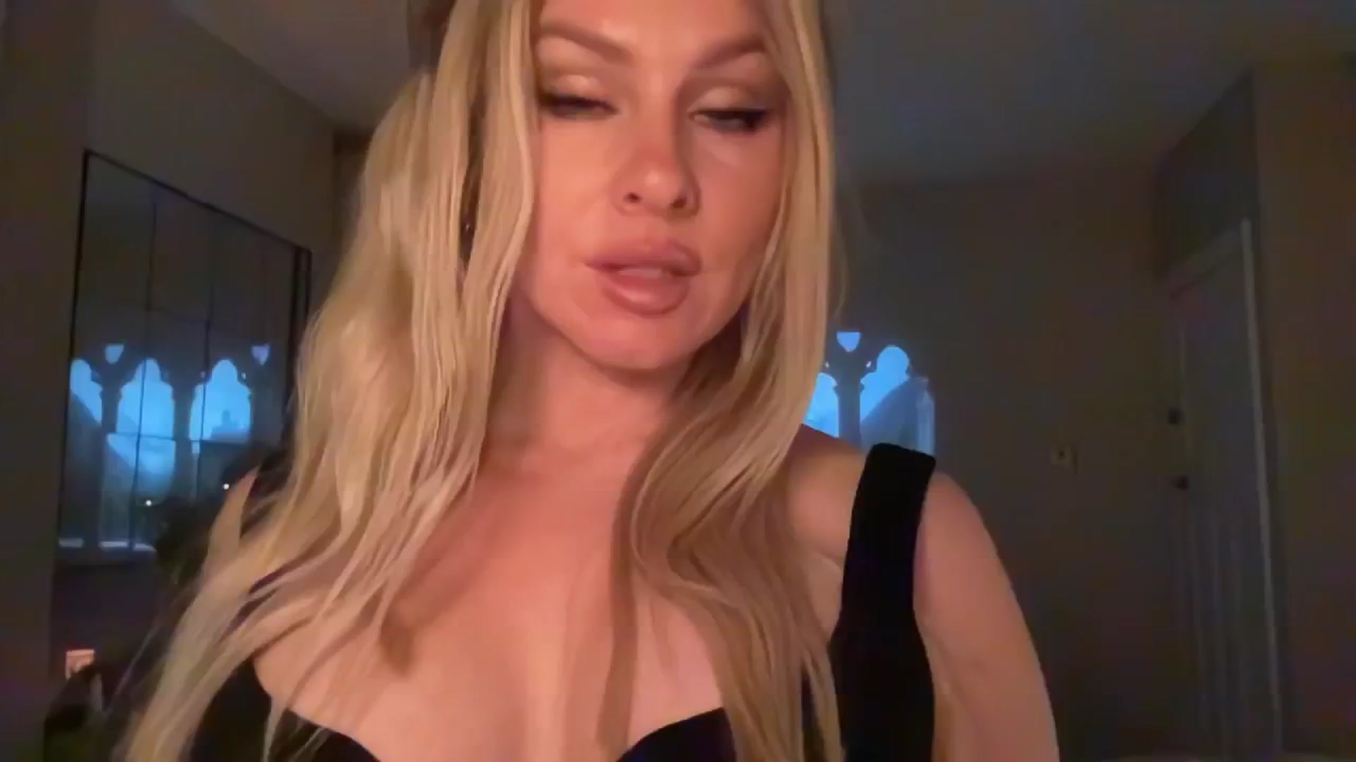 Gallery image thumbnail from TatiTate's myfreecams stream on, 11/23/2025, 22:00 image 10 of 20