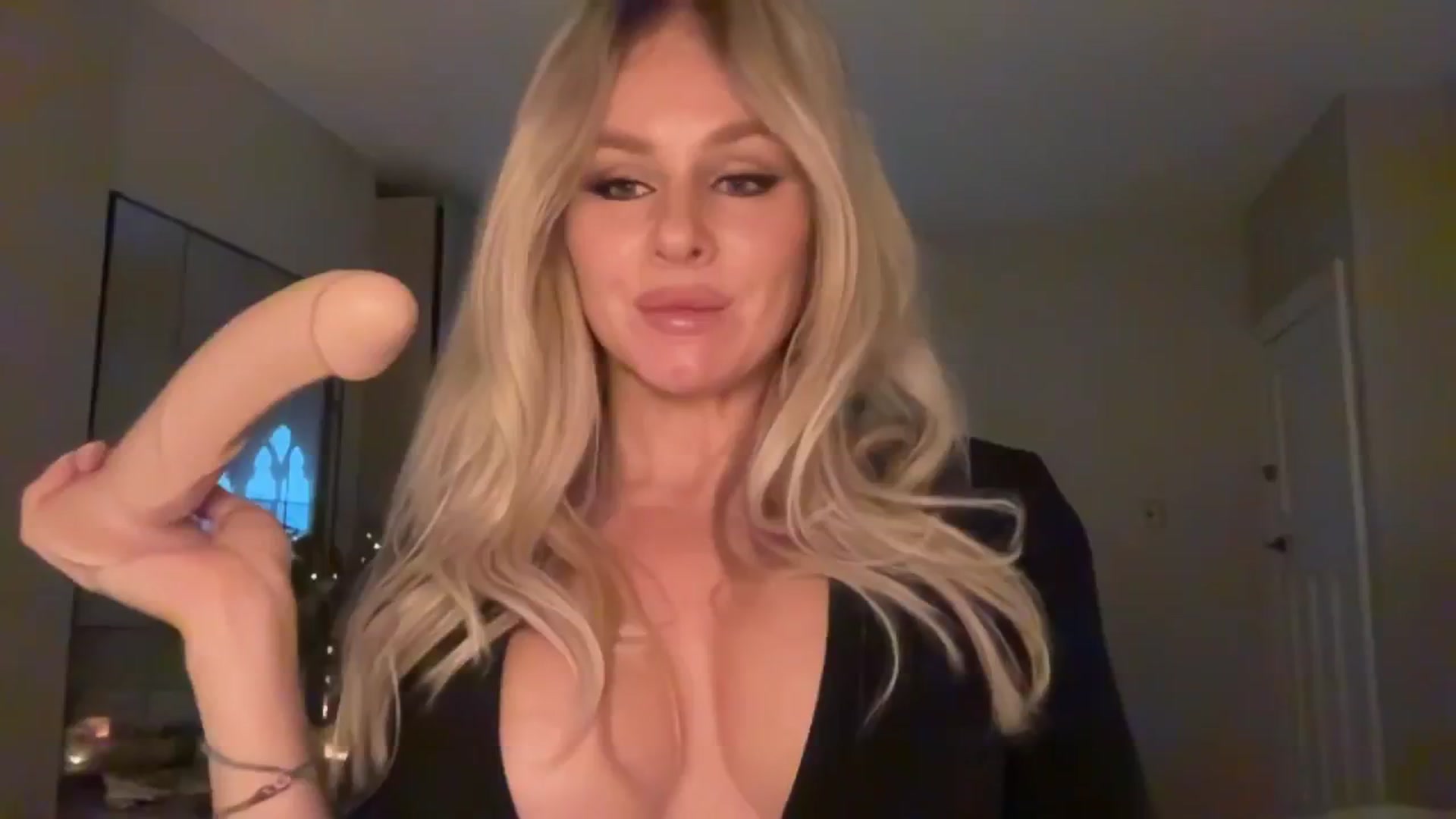Gallery image thumbnail from TatiTate's myfreecams stream on, 11/27/2025, 21:48 image 3 of 20