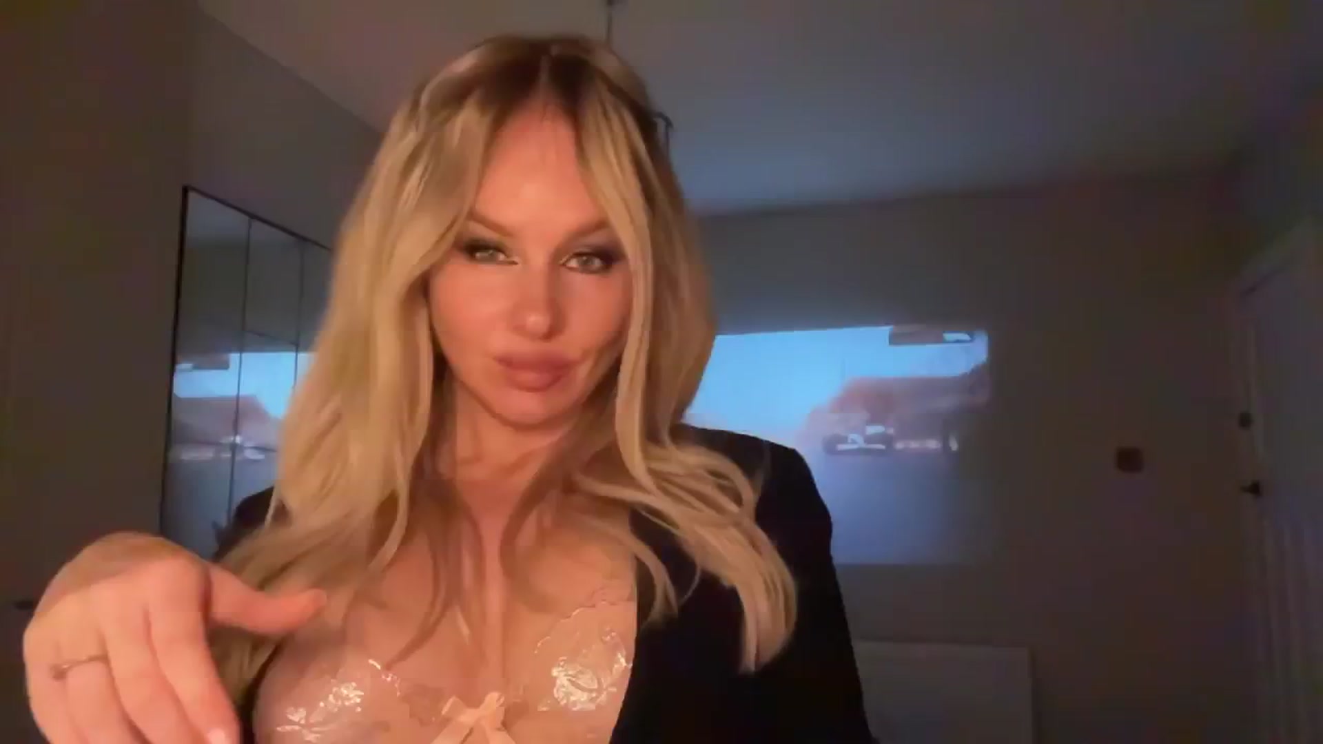 Gallery image thumbnail from TatiTate's myfreecams stream on, 11/30/2025, 20:51 image 5 of 20