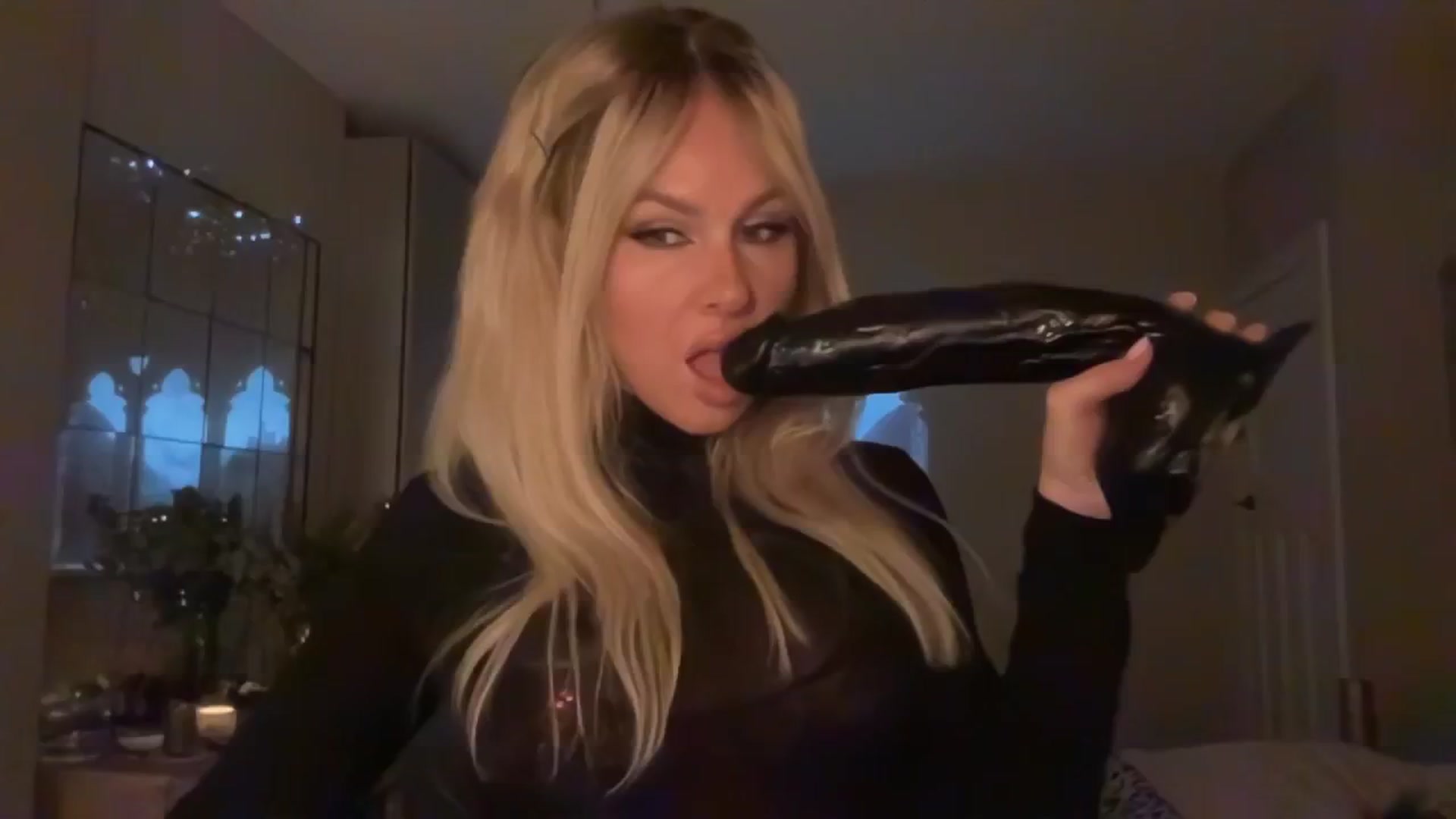Gallery image thumbnail from TatiTate's myfreecams stream on, 12/22/2025, 21:31 image 13 of 20