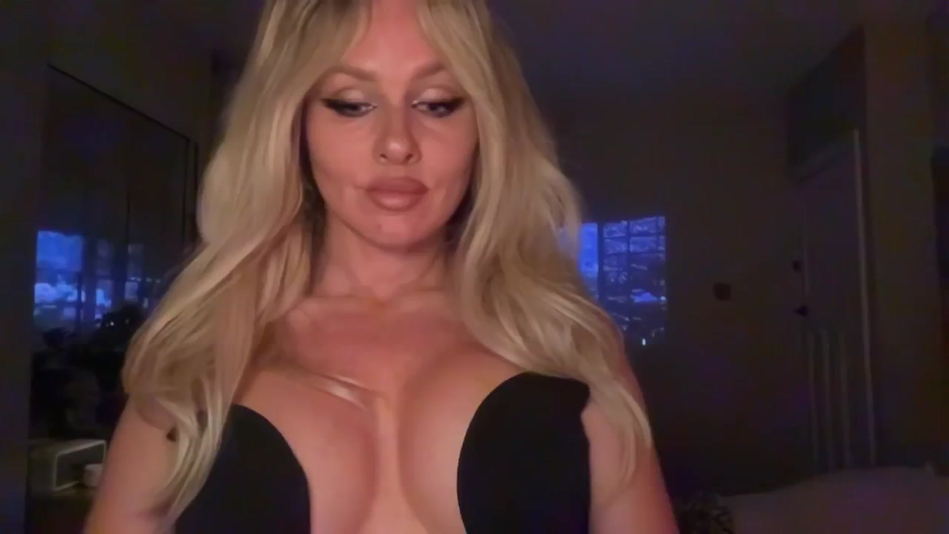 Gallery image thumbnail from TatiTate's myfreecams stream on, 04/10/2026, 13:18 image 5 of 20