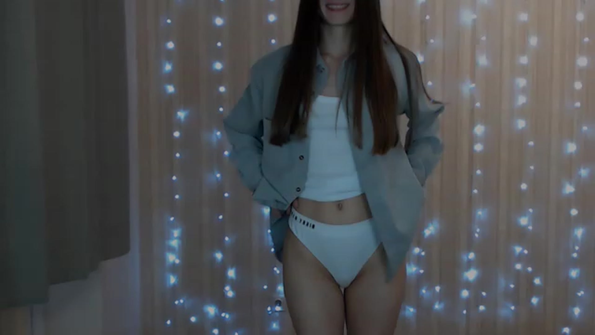 Gallery image thumbnail from Tati_Fox's myfreecams stream on, 03/06/2023, 03:14 image 15 of 20