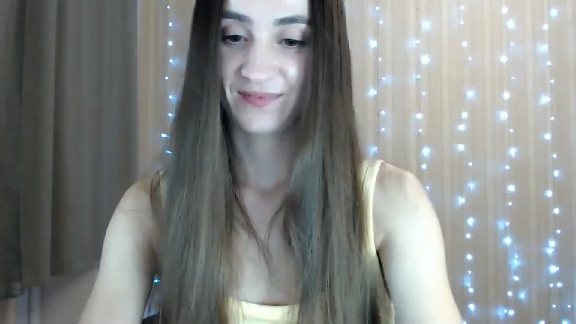 Gallery image thumbnail from Tati_Fox's myfreecams stream on, 08/21/2023, 24:00 image 13 of 20