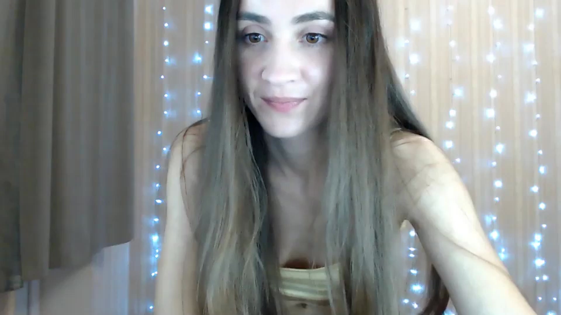 Gallery image thumbnail from Tati_Fox's myfreecams stream on, 08/21/2023, 24:00 image 16 of 20
