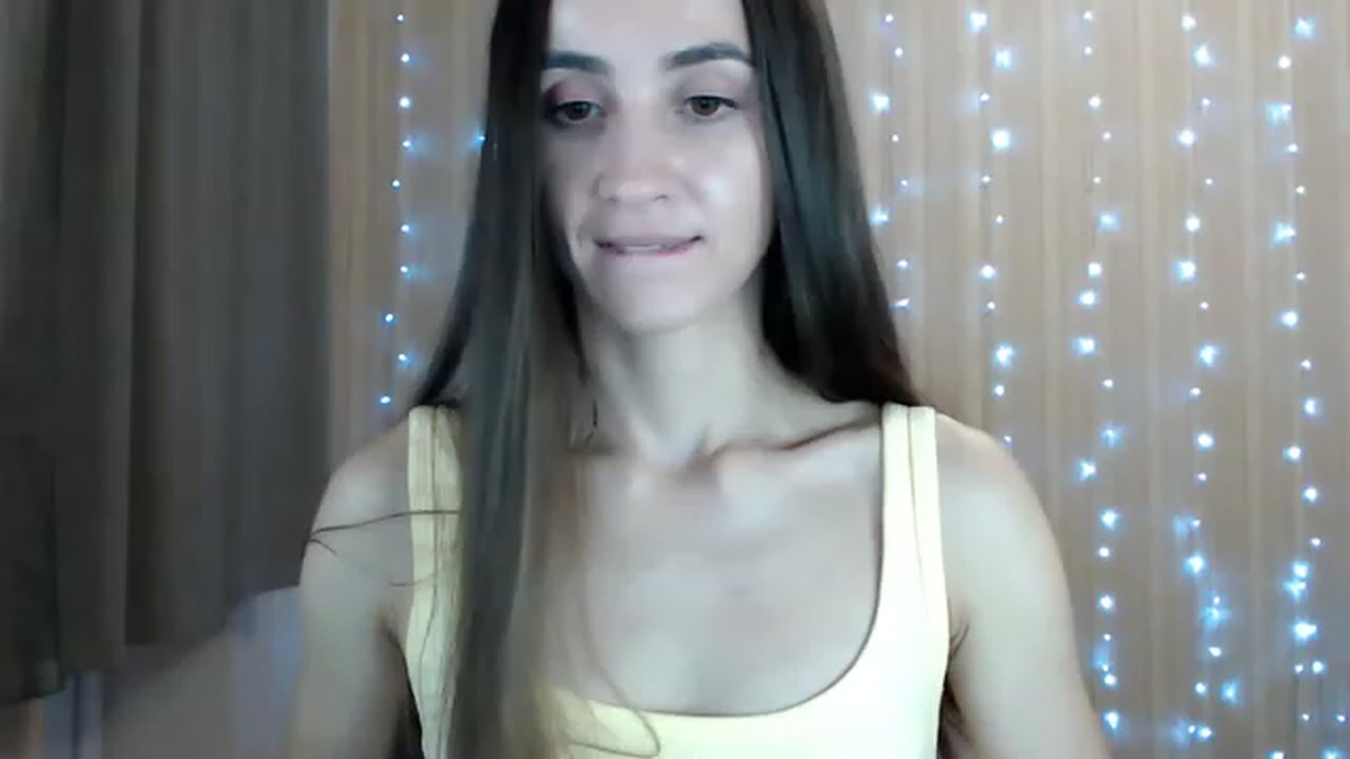 Gallery image thumbnail from Tati_Fox's myfreecams stream on, 08/21/2023, 02:37 image 16 of 20