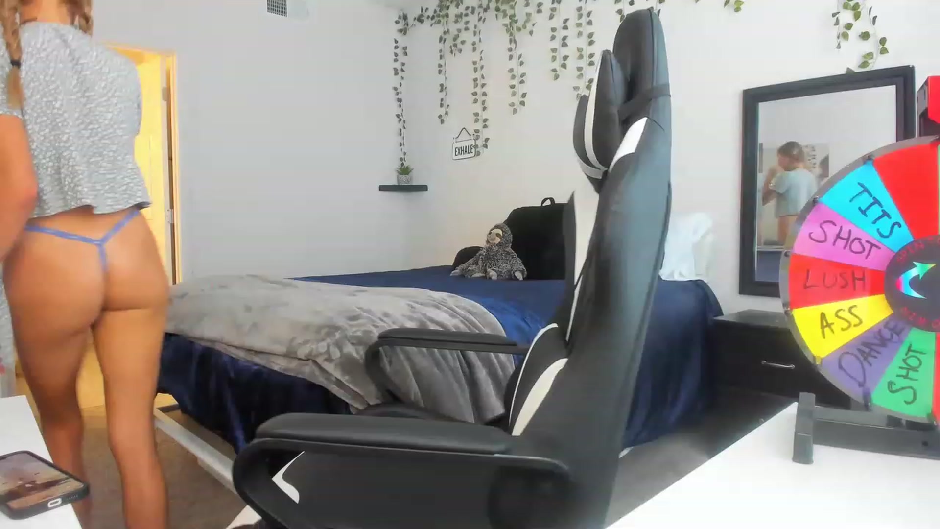 Gallery image thumbnail from Tati_Rae's myfreecams stream on, 11/15/2022, 17:26 image 16 of 20