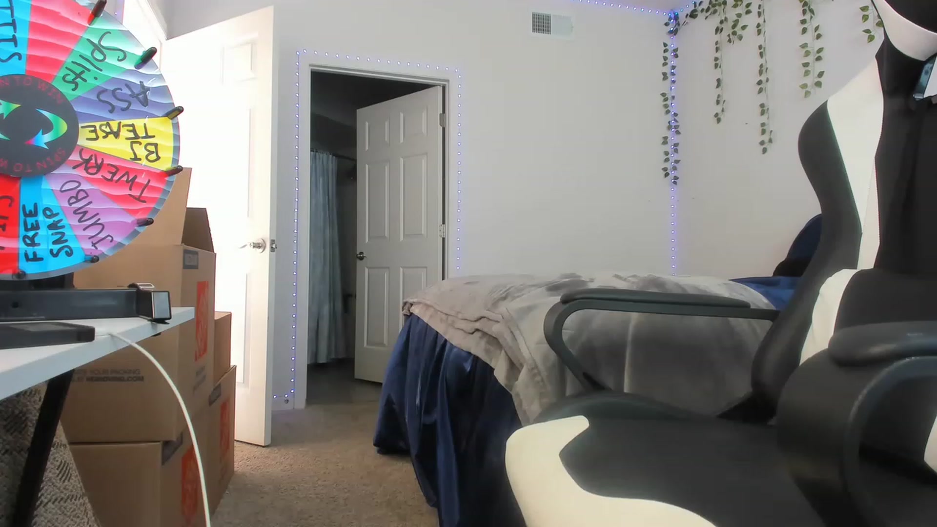 Gallery image thumbnail from Tati_Rae's myfreecams stream on, 11/17/2022, 20:28 image 19 of 20