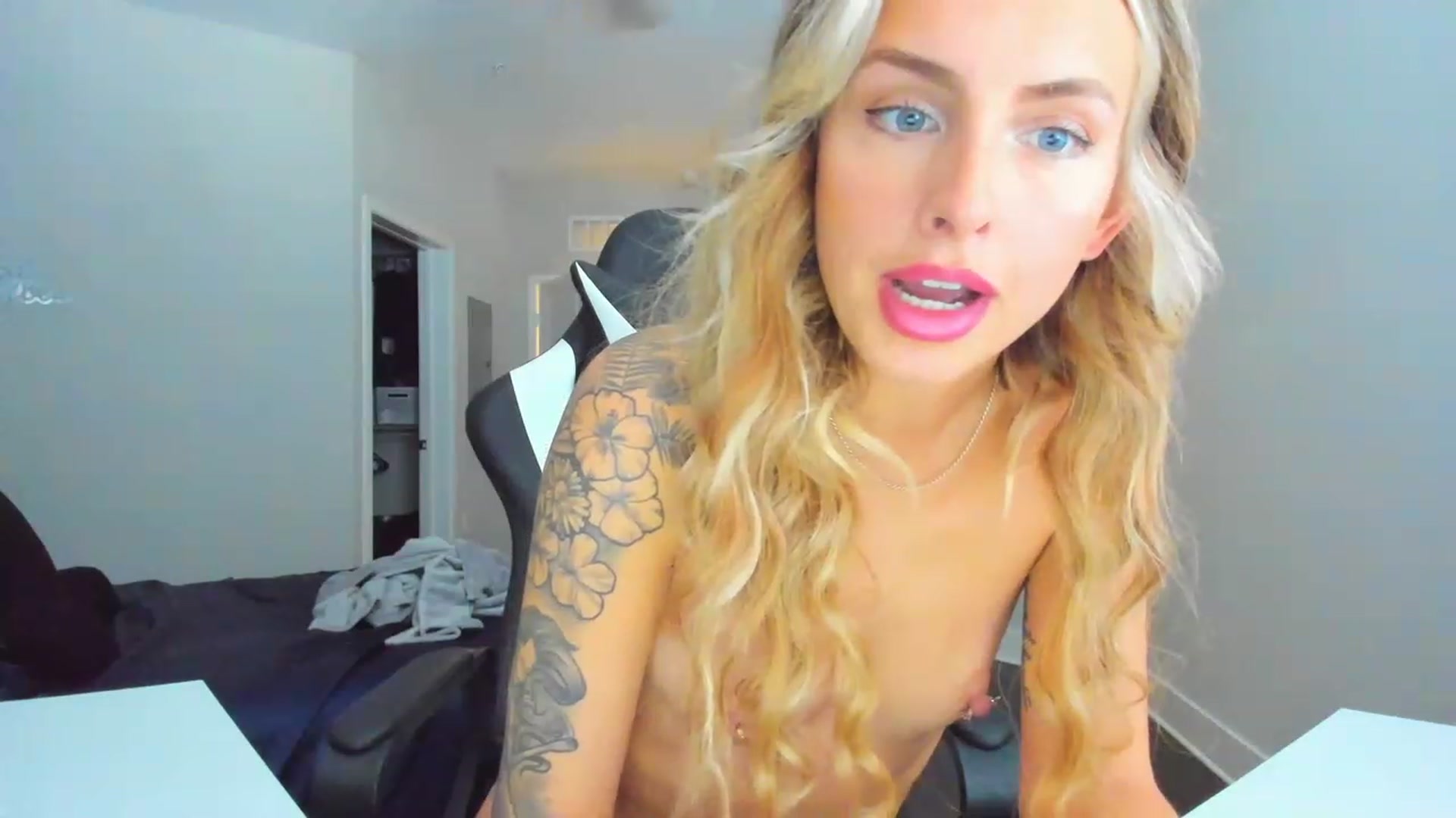 Gallery image thumbnail from Tati_Rae's myfreecams stream on, 12/12/2022, 20:10 image 20 of 20