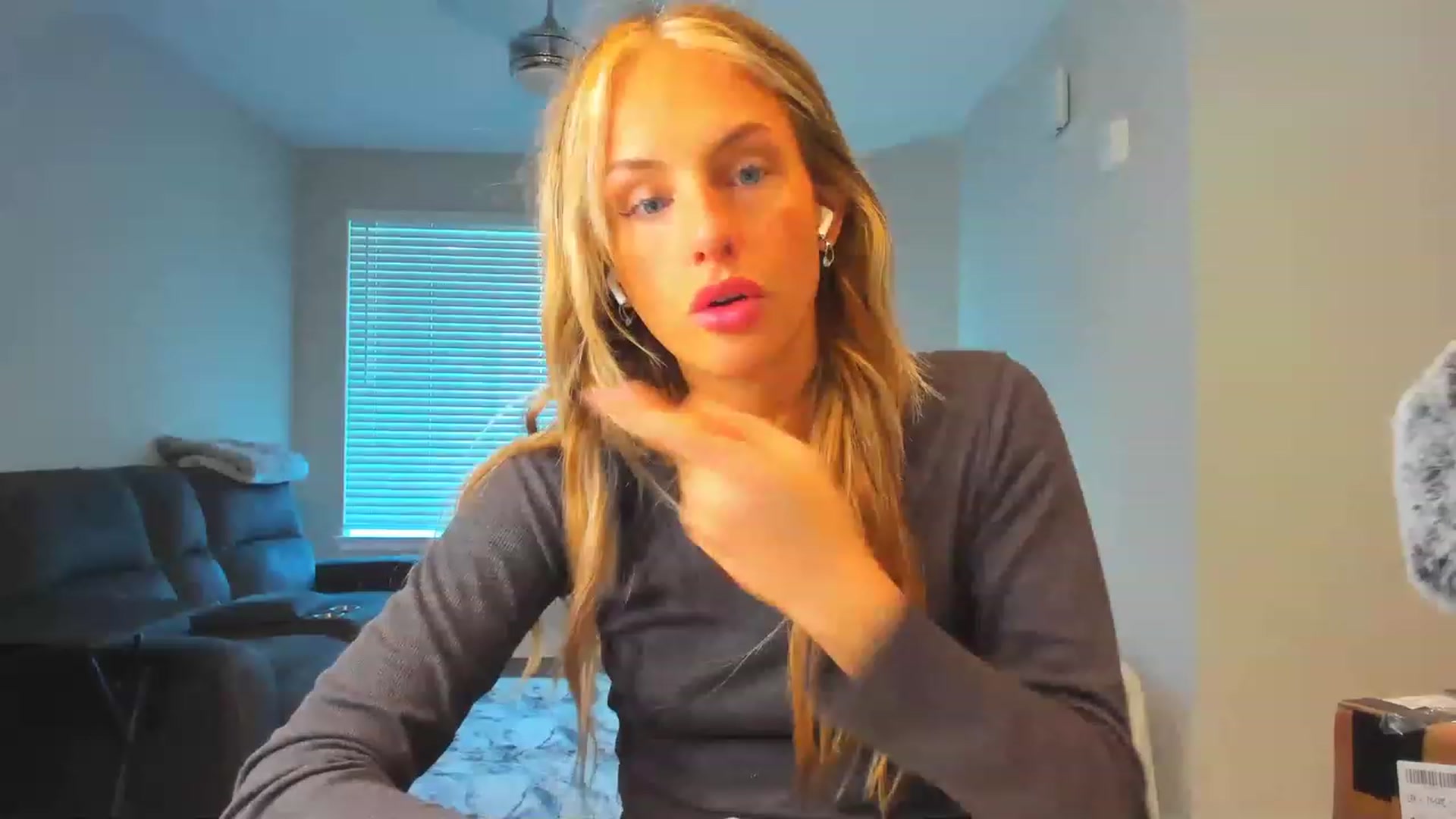Gallery image thumbnail from Tati_Rae's myfreecams stream on, 01/10/2023, 20:04 image 6 of 20