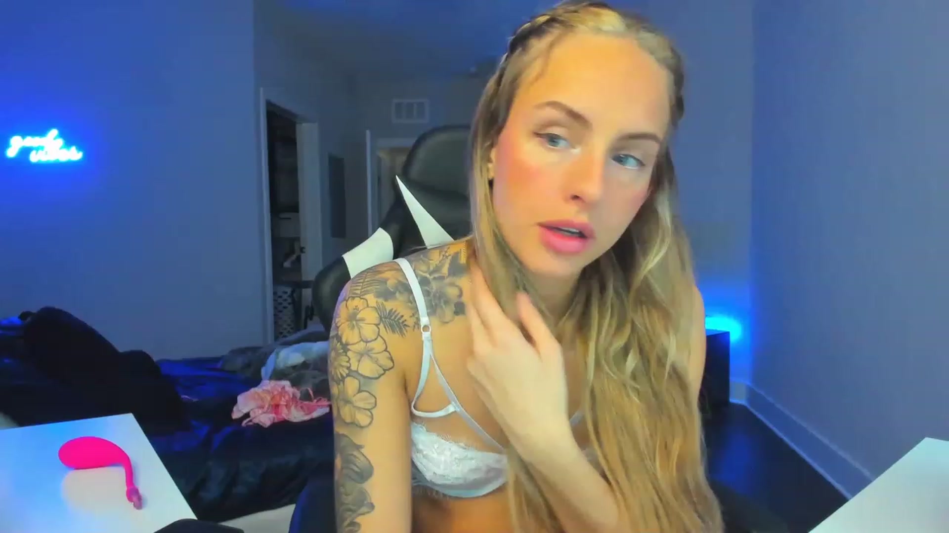 Gallery image thumbnail from Tati_Rae's myfreecams stream on, 01/21/2023, 18:39 image 18 of 20