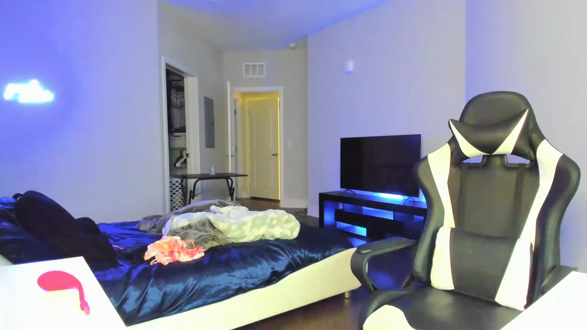 Gallery image thumbnail from Tati_Rae's myfreecams stream on, 01/21/2023, 18:39 image 15 of 20