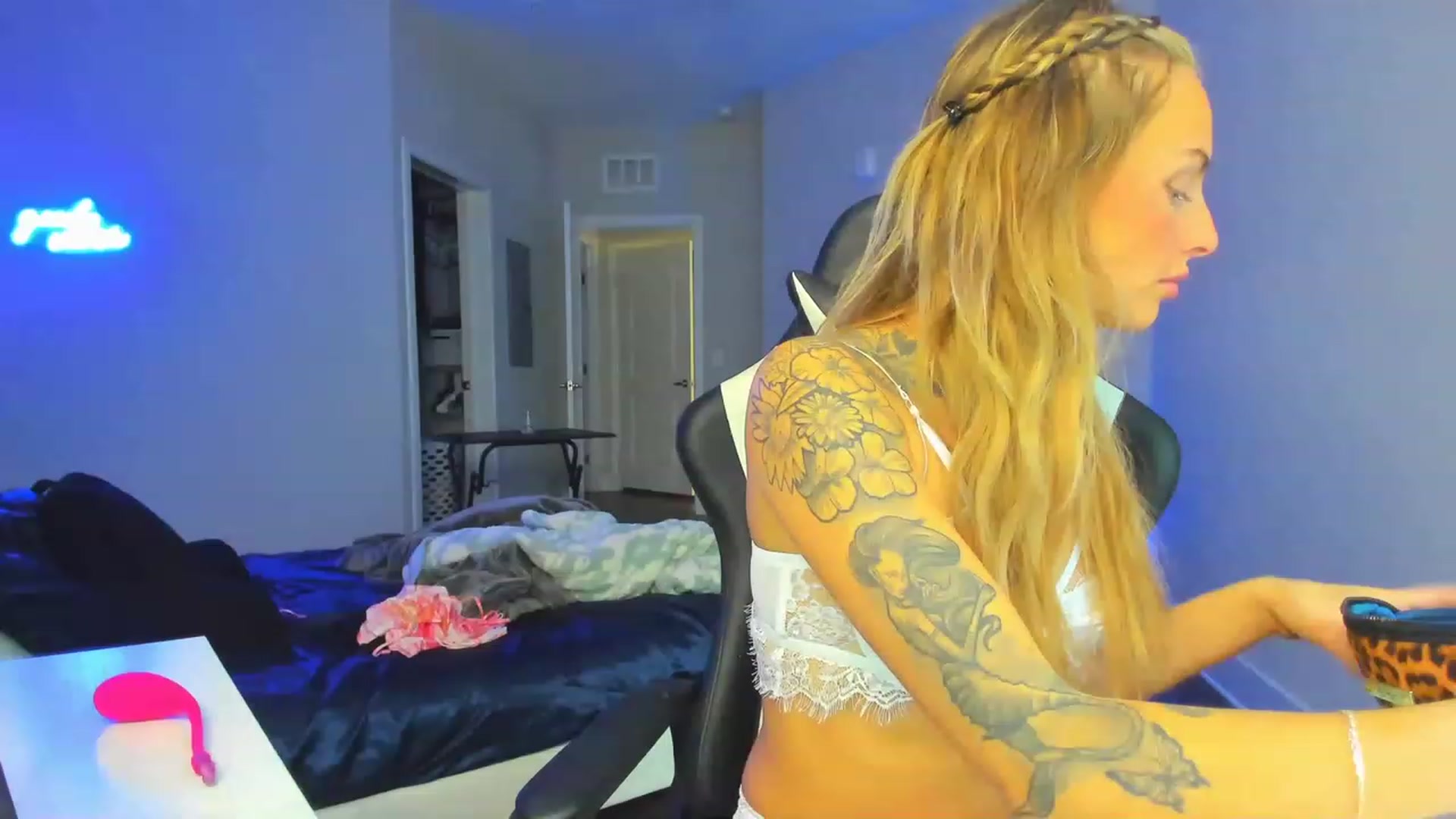 Gallery image thumbnail from Tati_Rae's myfreecams stream on, 01/21/2023, 18:39 image 12 of 20