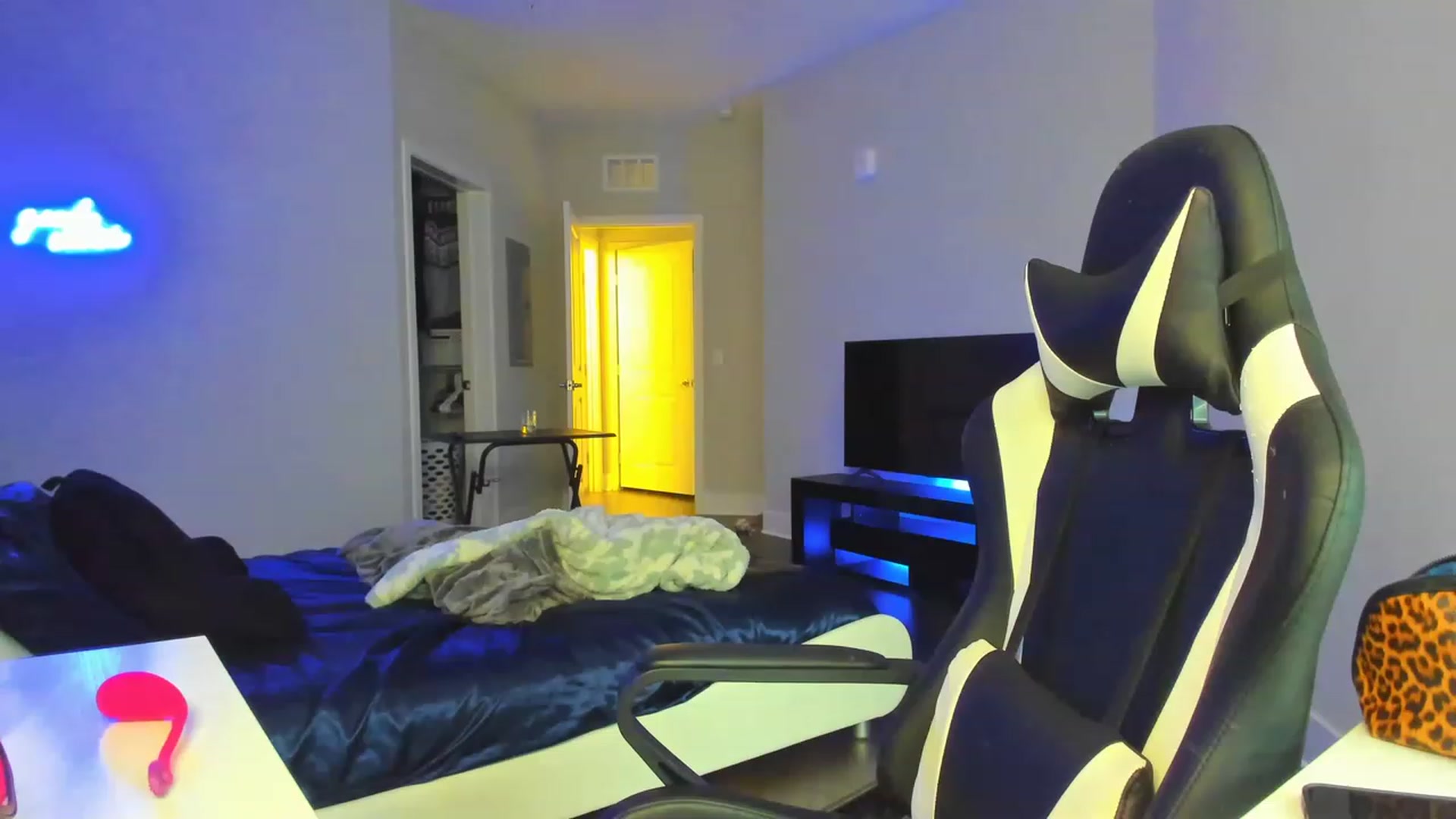 Gallery image thumbnail from Tati_Rae's myfreecams stream on, 01/21/2023, 18:39 image 2 of 20