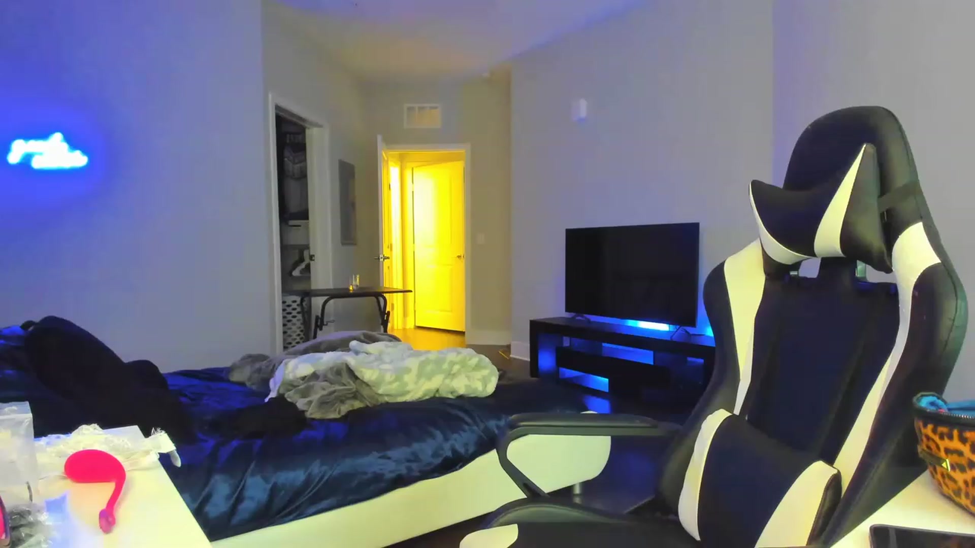 Gallery image thumbnail from Tati_Rae's myfreecams stream on, 01/21/2023, 18:39 image 5 of 20