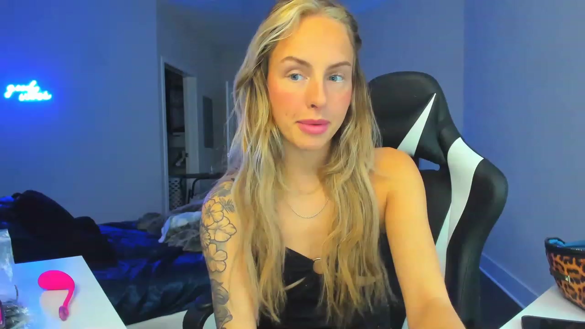 Gallery image thumbnail from Tati_Rae's myfreecams stream on, 01/21/2023, 18:39 image 4 of 20