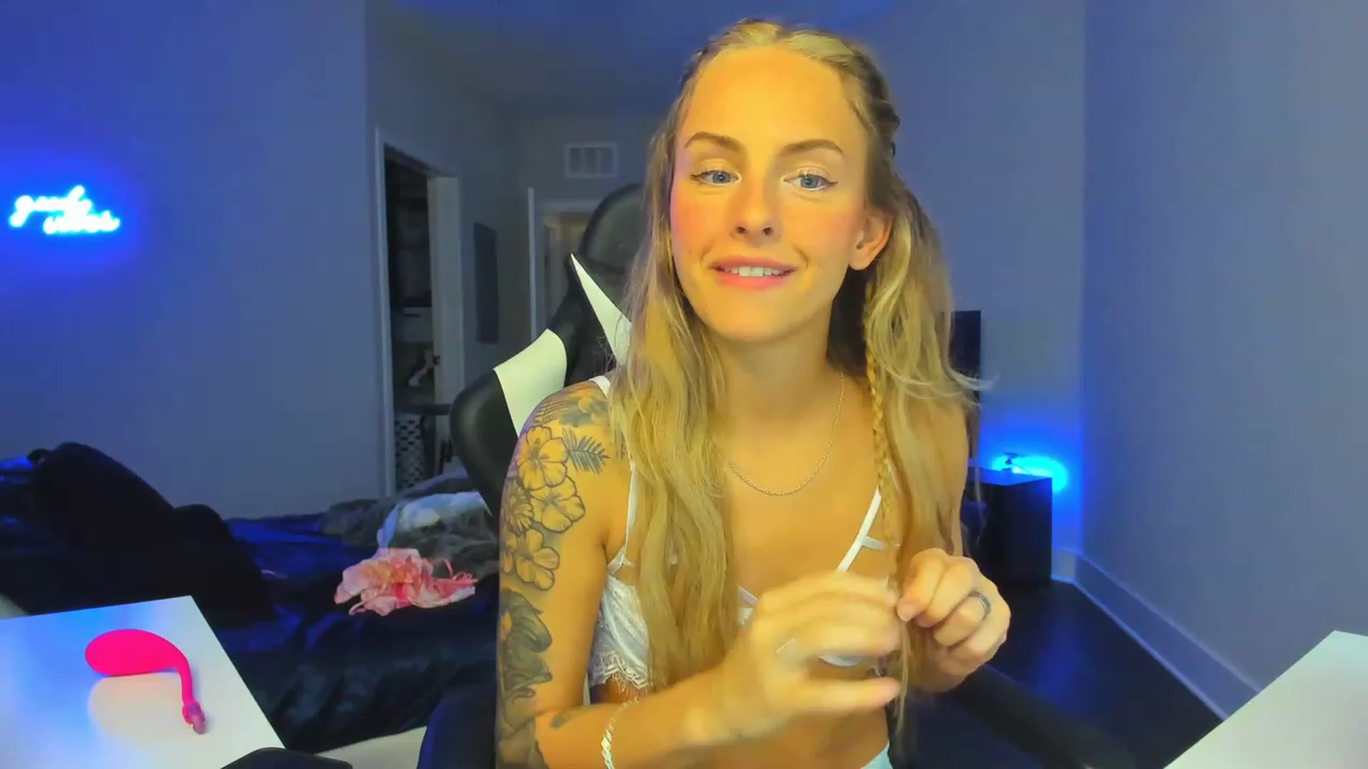 Gallery image thumbnail from Tati_Rae's myfreecams stream on, 01/21/2023, 18:39 image 19 of 20