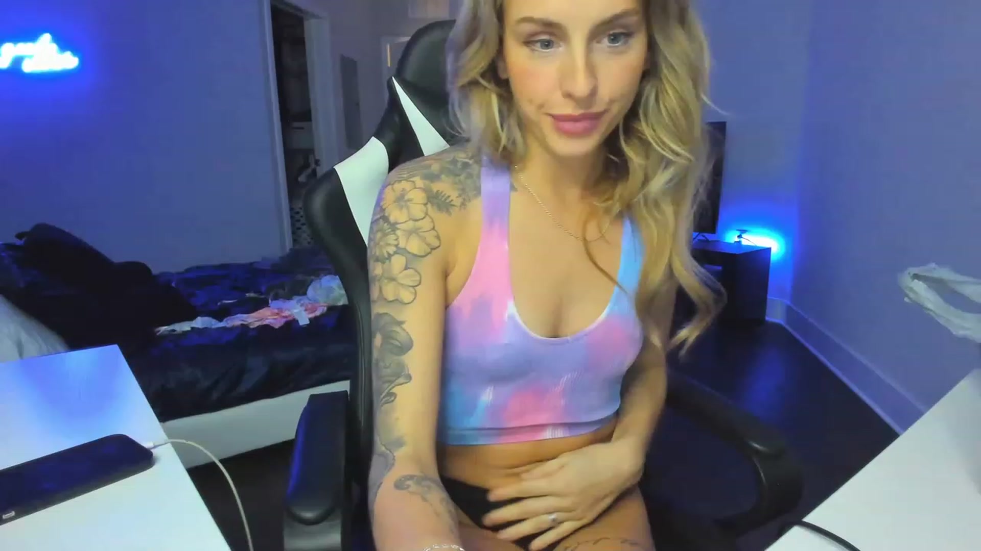 Gallery image thumbnail from Tati_Rae's myfreecams stream on, 01/22/2023, 01:42 image 17 of 20