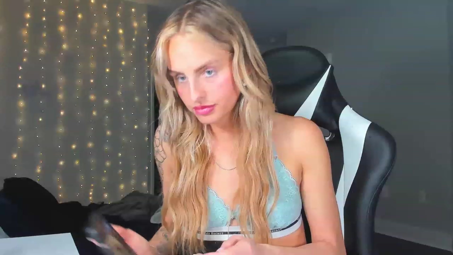 Gallery image thumbnail from Tati_Rae's myfreecams stream on, 01/29/2023, 02:31 image 15 of 20