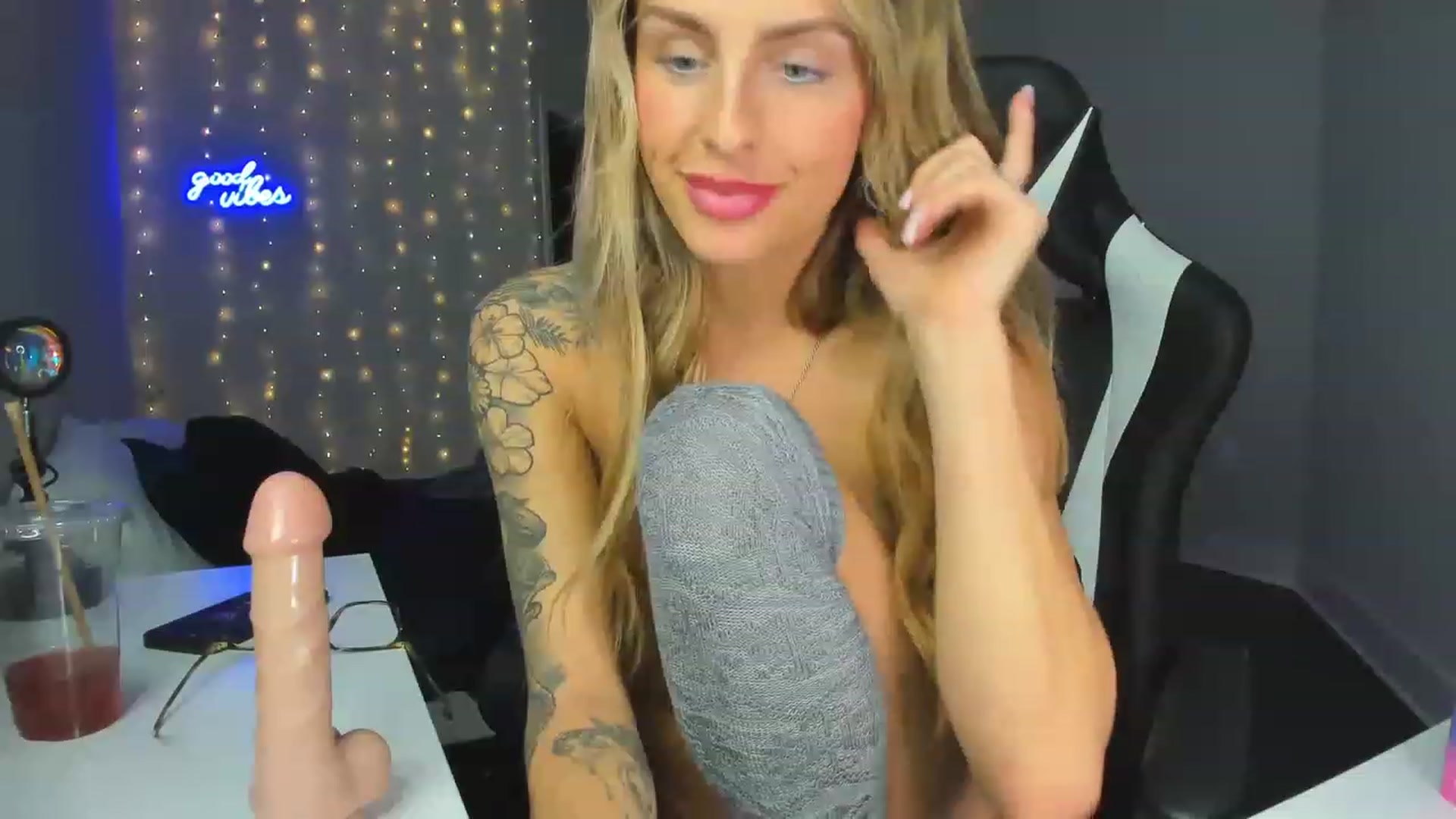 Gallery image thumbnail from Tati_Rae's myfreecams stream on, 01/29/2023, 06:07 image 16 of 20