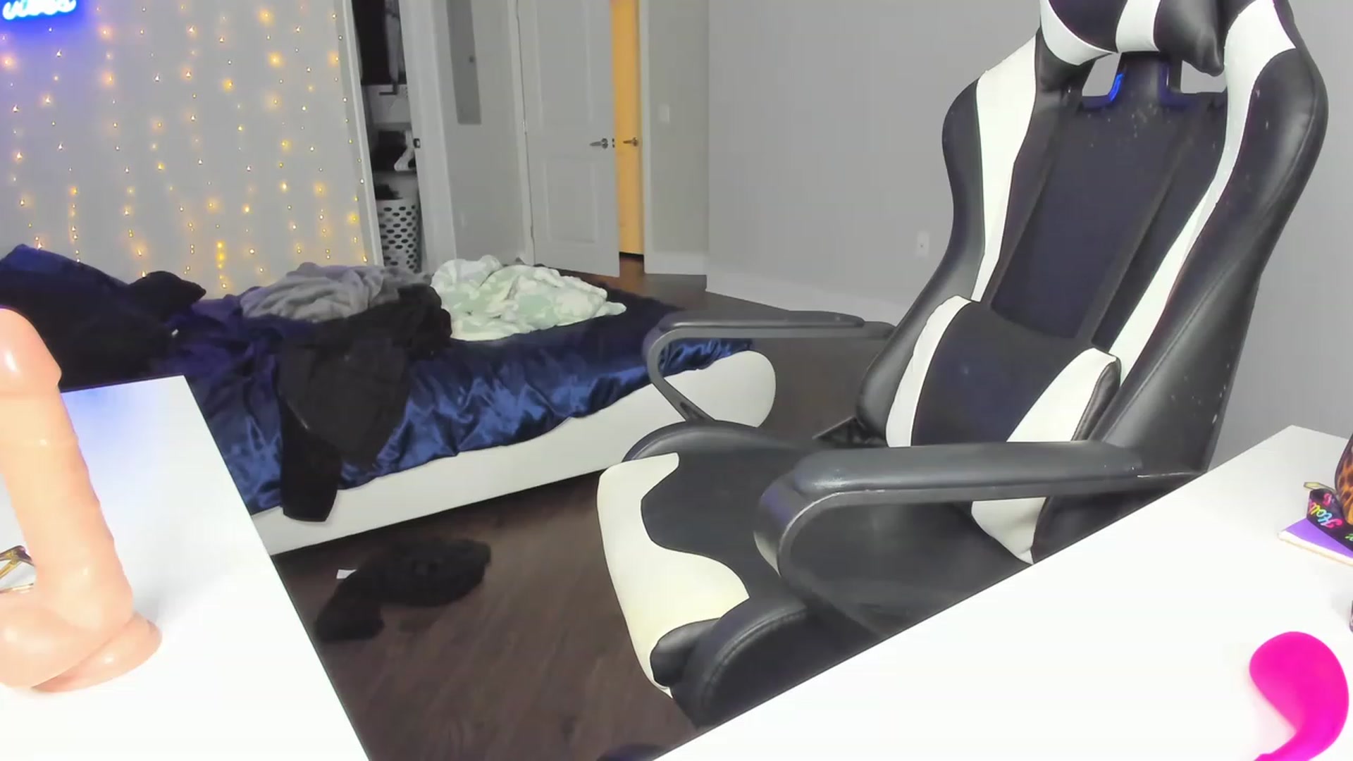 Gallery image thumbnail from Tati_Rae's myfreecams stream on, 01/29/2023, 08:11 image 8 of 20