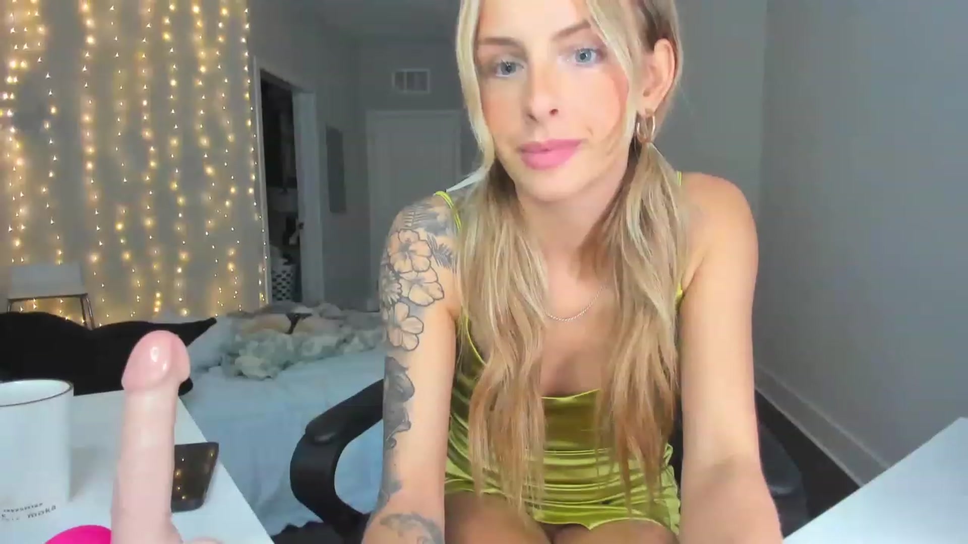Gallery image thumbnail from Tati_Rae's myfreecams stream on, 02/04/2023, 22:25 image 16 of 20
