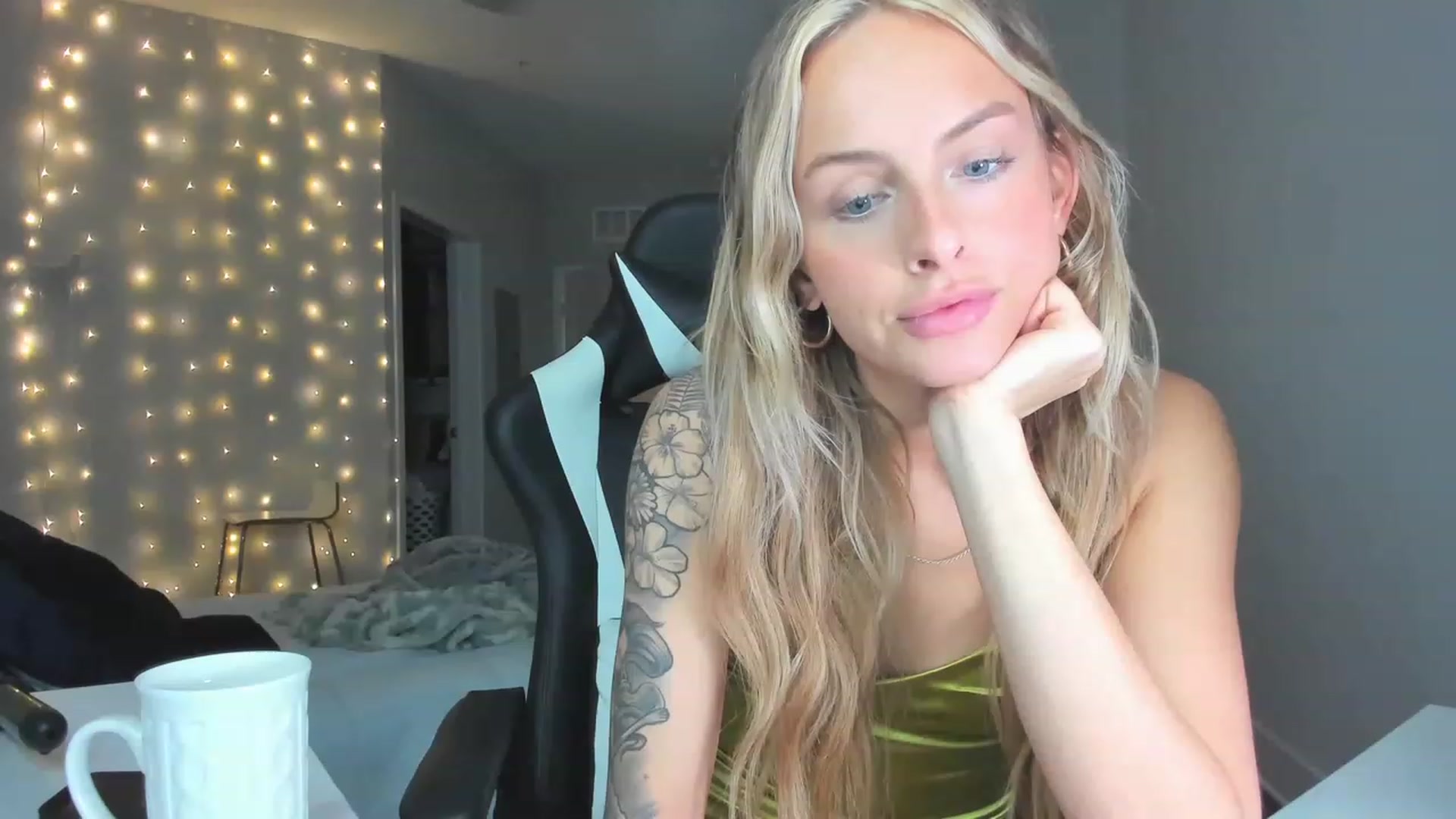 Gallery image thumbnail from Tati_Rae's myfreecams stream on, 02/04/2023, 23:57 image 3 of 20