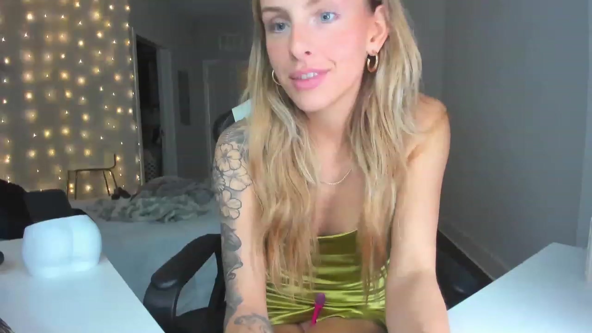 Gallery image thumbnail from Tati_Rae's myfreecams stream on, 02/04/2023, 23:57 image 18 of 20