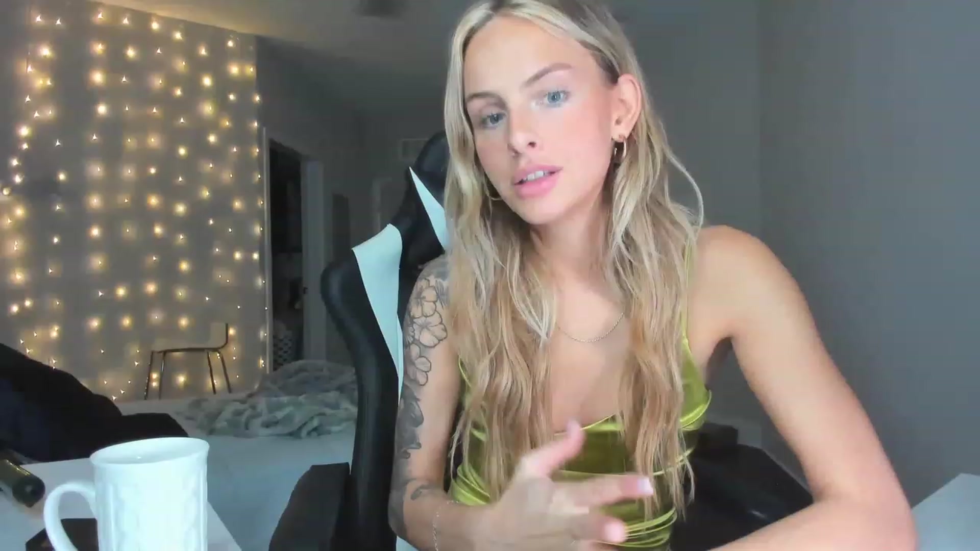 Gallery image thumbnail from Tati_Rae's myfreecams stream on, 02/04/2023, 23:57 image 4 of 20