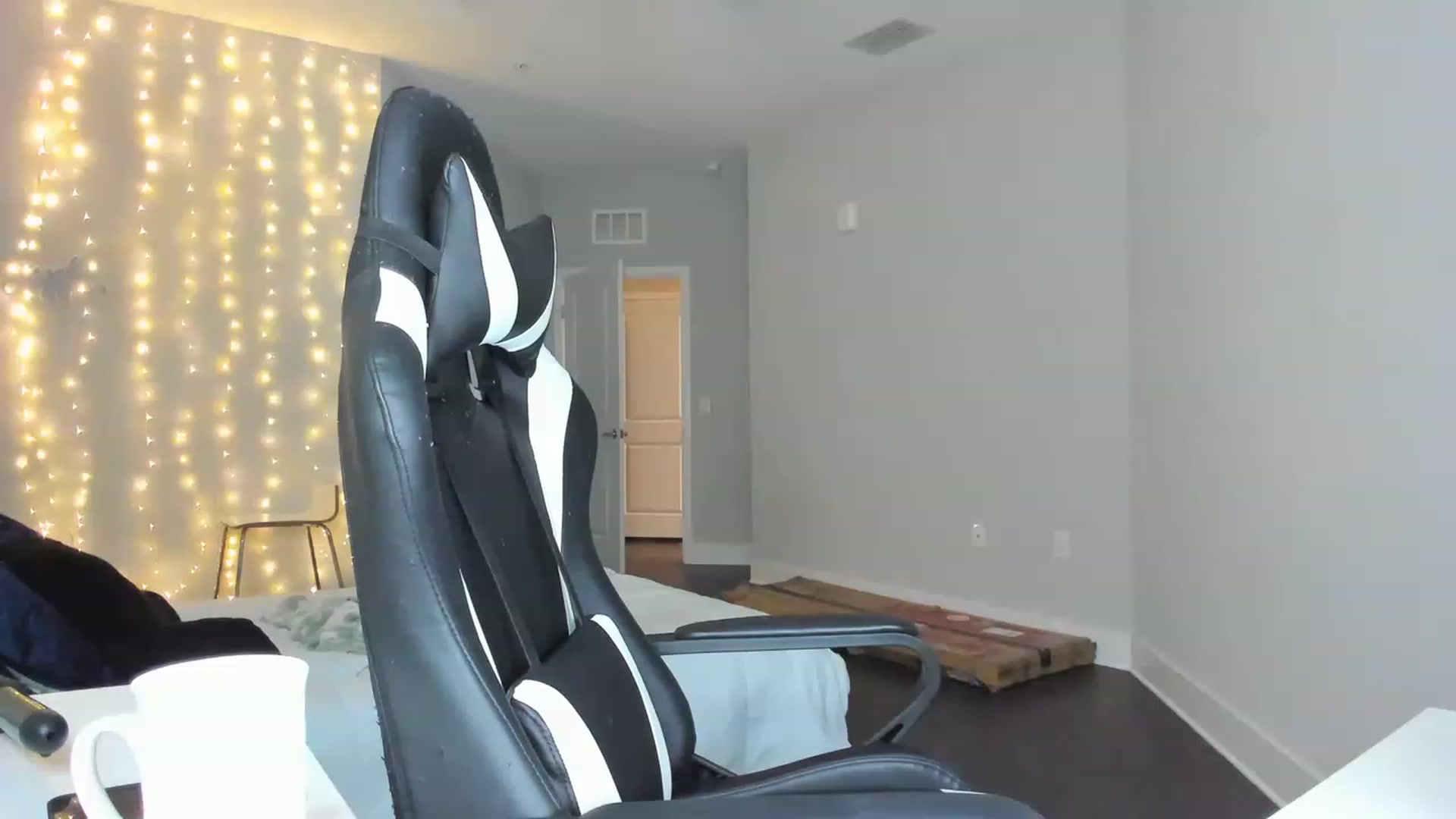 Gallery image thumbnail from Tati_Rae's myfreecams stream on, 02/04/2023, 23:57 image 9 of 20