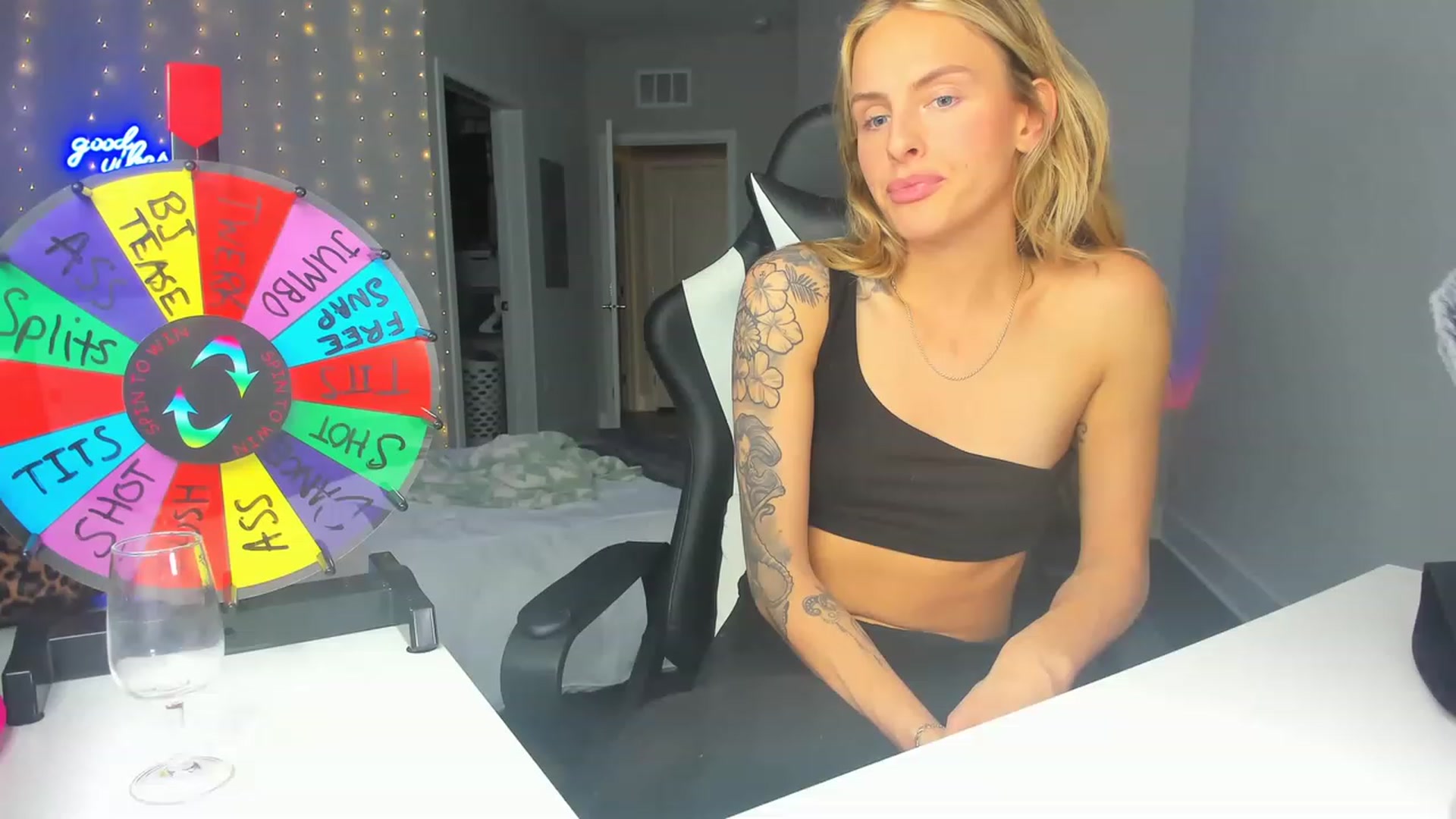 Gallery image thumbnail from Tati_Rae's myfreecams stream on, 02/17/2023, 01:53 image 6 of 20