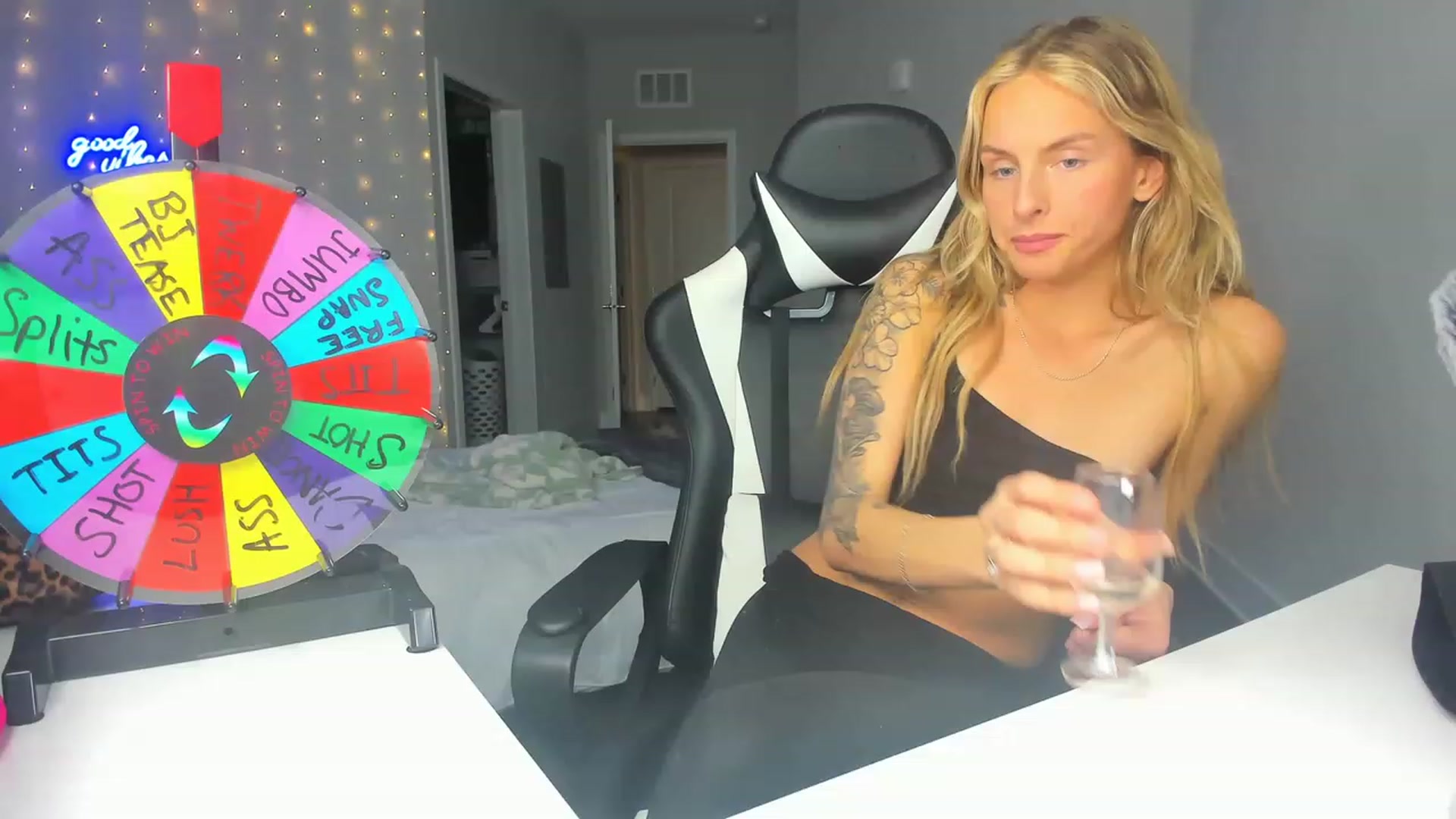 Gallery image thumbnail from Tati_Rae's myfreecams stream on, 02/17/2023, 01:53 image 4 of 20
