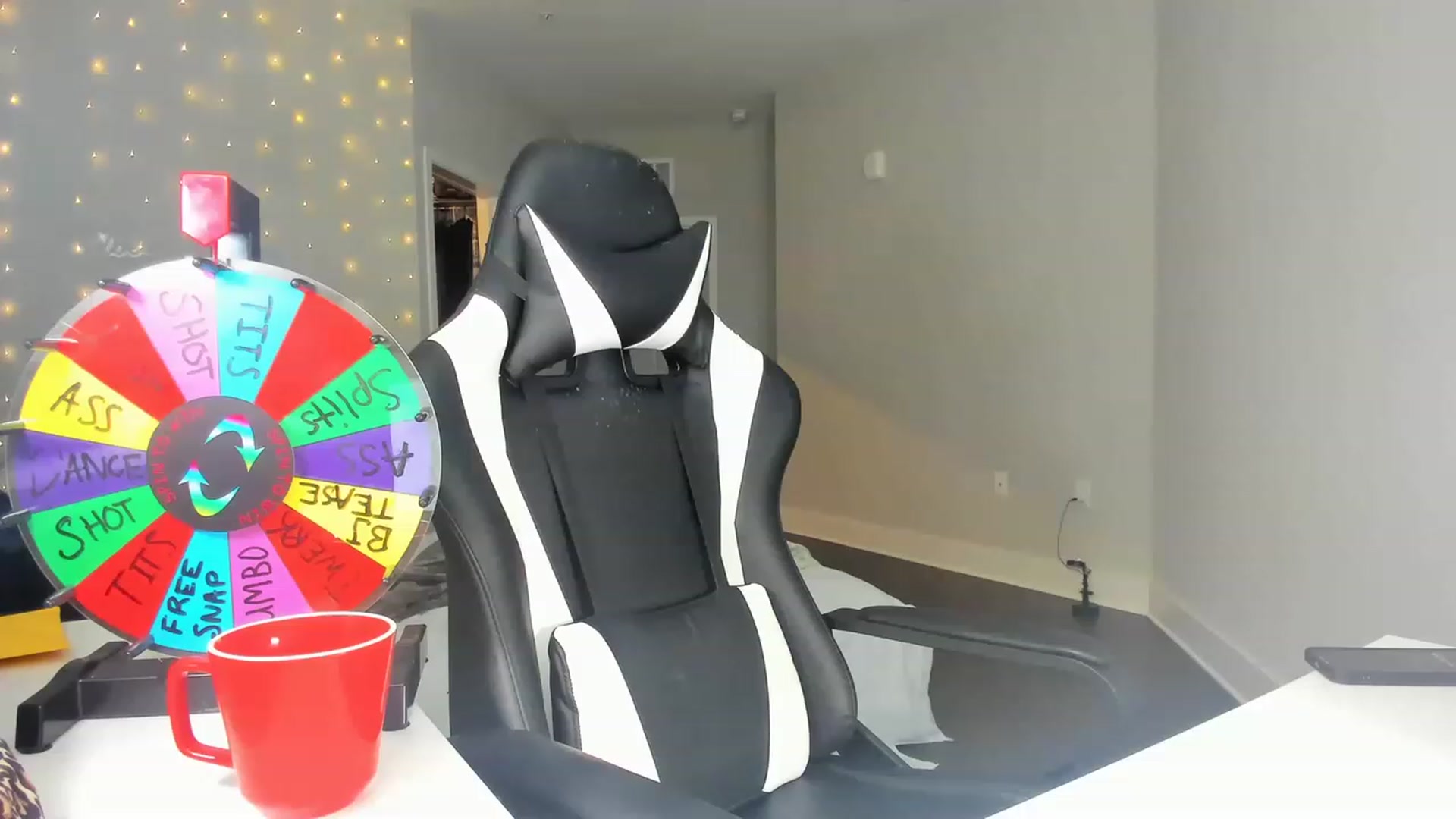 Gallery image thumbnail from Tati_Rae's myfreecams stream on, 02/22/2023, 18:56 image 3 of 20