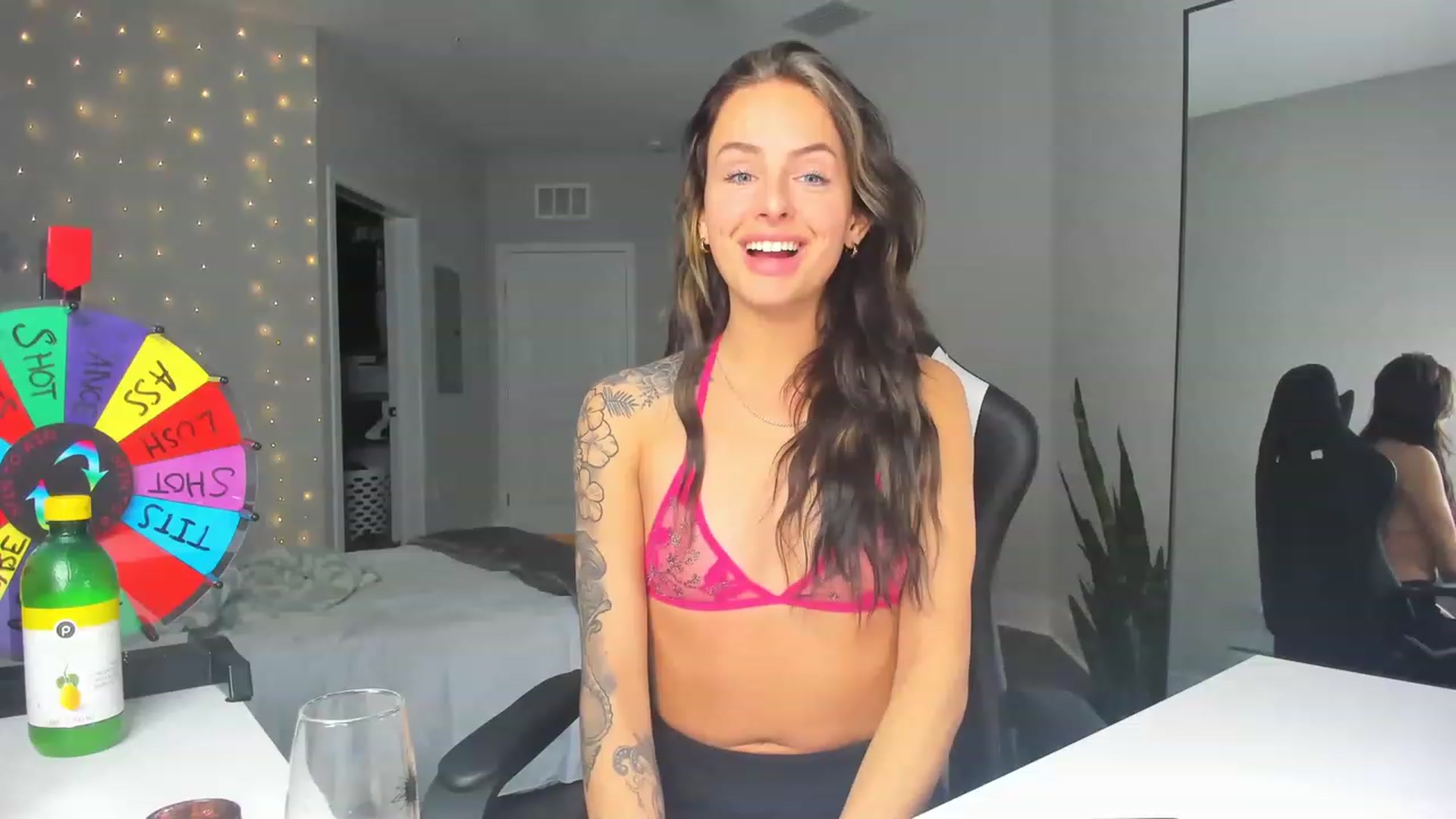 Gallery image thumbnail from Tati_Rae's myfreecams stream on, 02/26/2023, 08:08 image 16 of 20