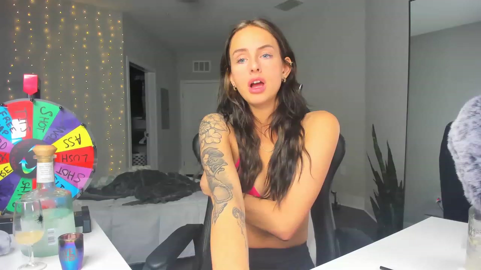 Gallery image thumbnail from Tati_Rae's myfreecams stream on, 02/26/2023, 08:08 image 4 of 20
