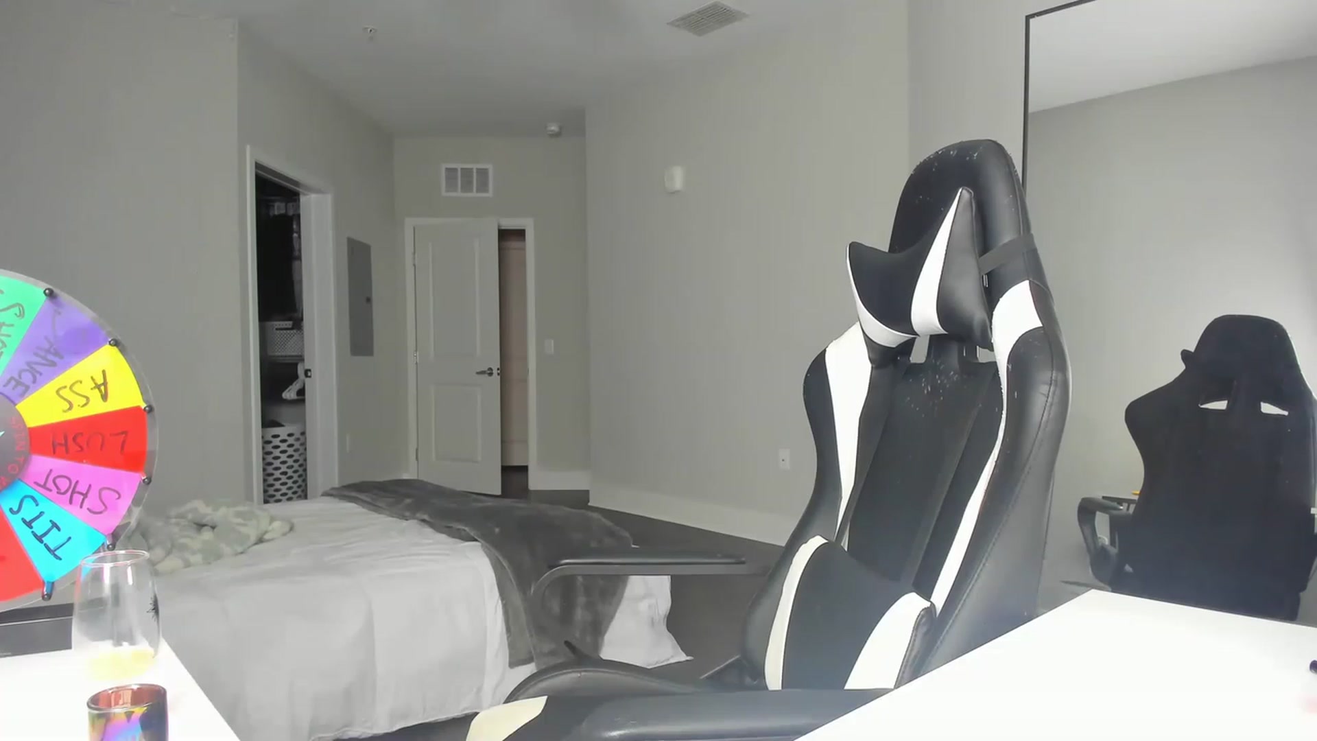 Gallery image thumbnail from Tati_Rae's myfreecams stream on, 02/26/2023, 08:08 image 12 of 20
