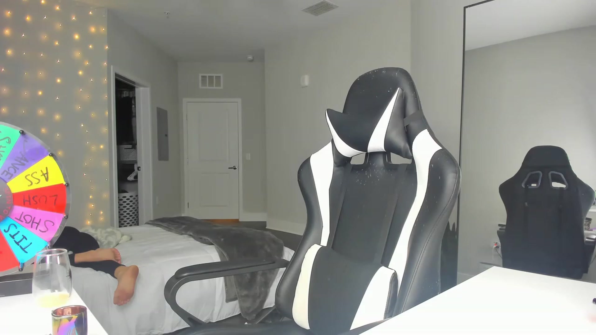 Gallery image thumbnail from Tati_Rae's myfreecams stream on, 02/26/2023, 08:08 image 13 of 20