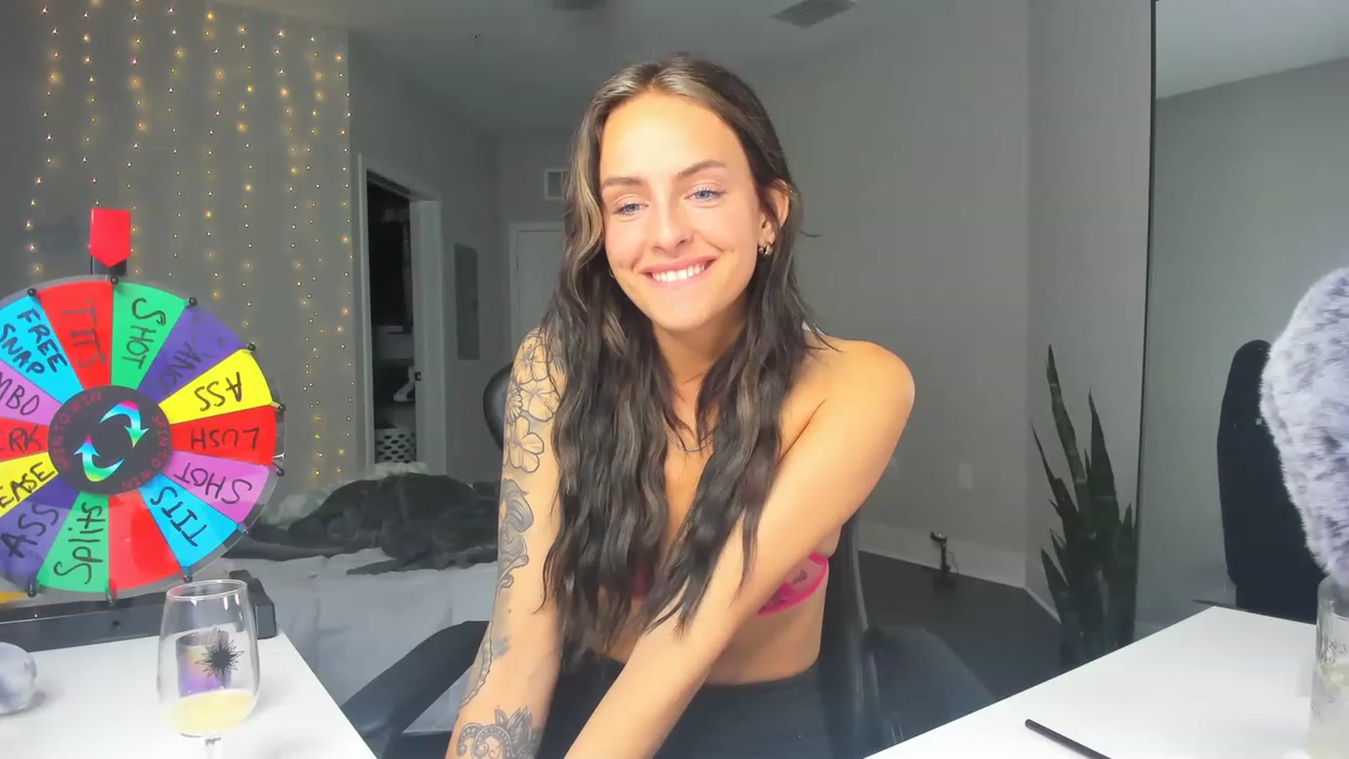 Gallery image thumbnail from Tati_Rae's myfreecams stream on, 02/26/2023, 08:08 image 2 of 20