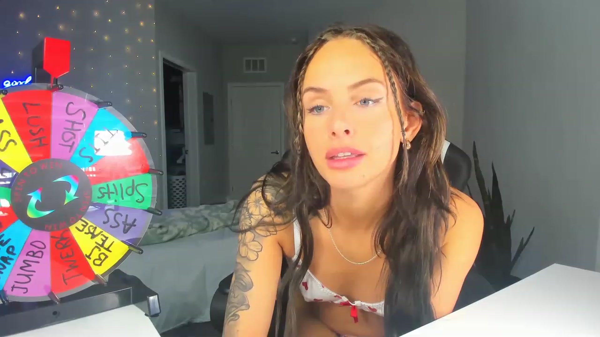 Gallery image thumbnail from Tati_Rae's myfreecams stream on, 03/02/2023, 18:54 image 10 of 20