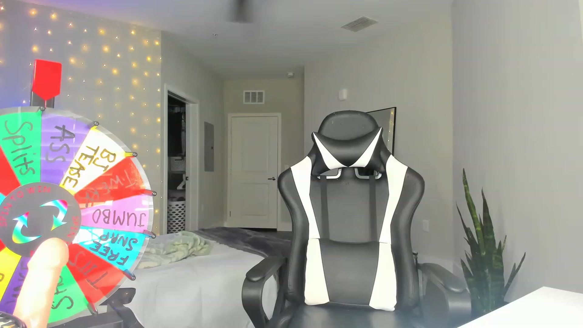 Gallery image thumbnail from Tati_Rae's myfreecams stream on, 03/02/2023, 18:54 image 3 of 20