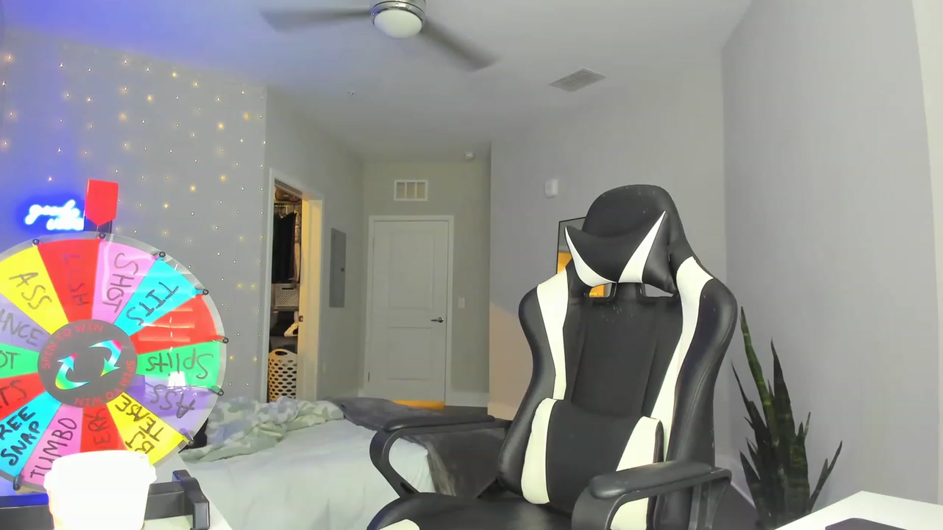 Gallery image thumbnail from Tati_Rae's myfreecams stream on, 03/03/2023, 18:43 image 13 of 20